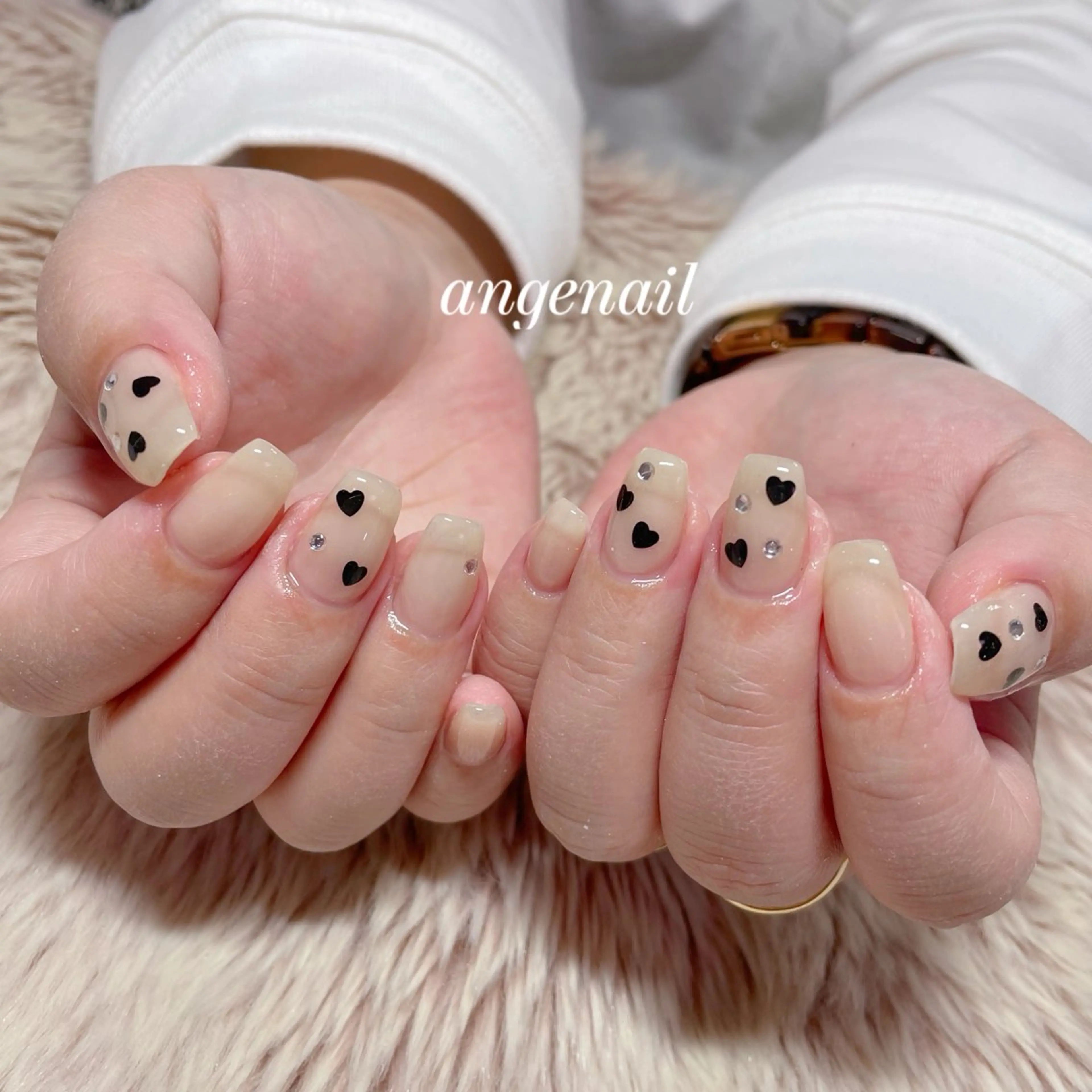 ネイル ハンドネイル オーナーネイリスト MAKIのネイルデザイン