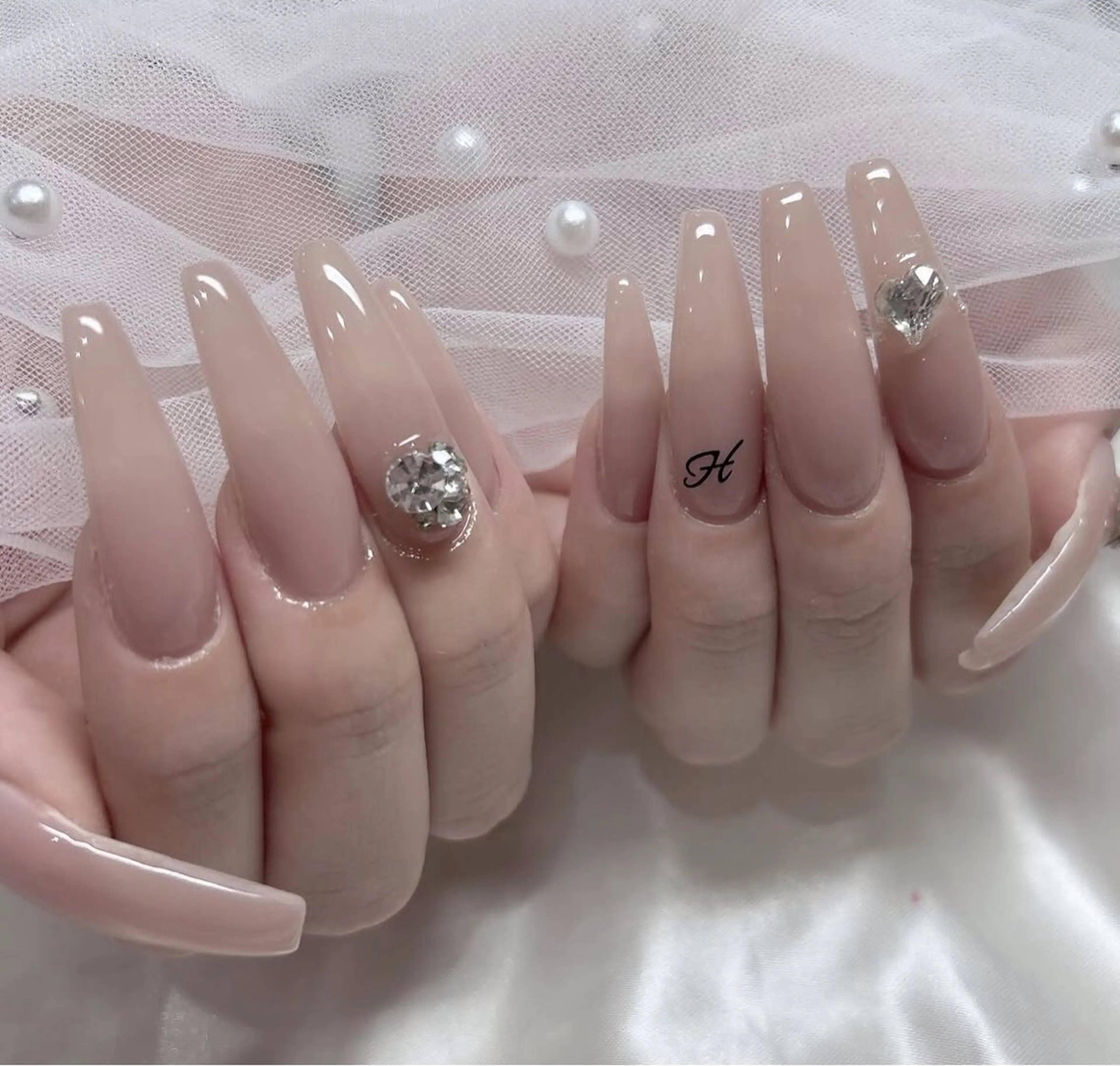 ネイル 長さ出し グラデーション キラキラネイル 韓国ネイル ラメ(グリッター) ハンドネイル ハンドケア Chisa Nail Studio所属・チ サのネイルデザイン