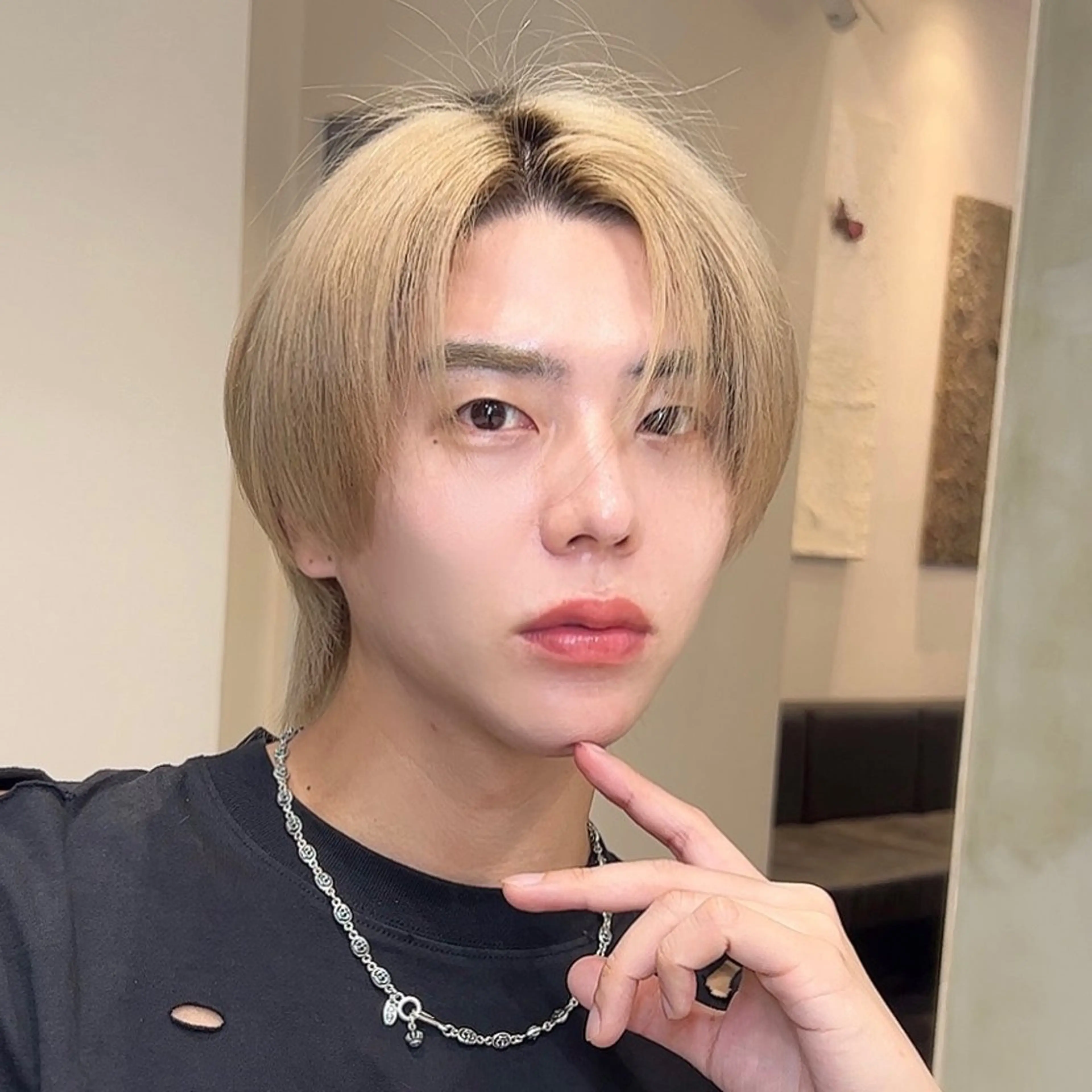 ミディアム カラー メンズ カット ヘアカラー 岡田大志🇰🇷 中/韓メンズヘアのヘアスタイル