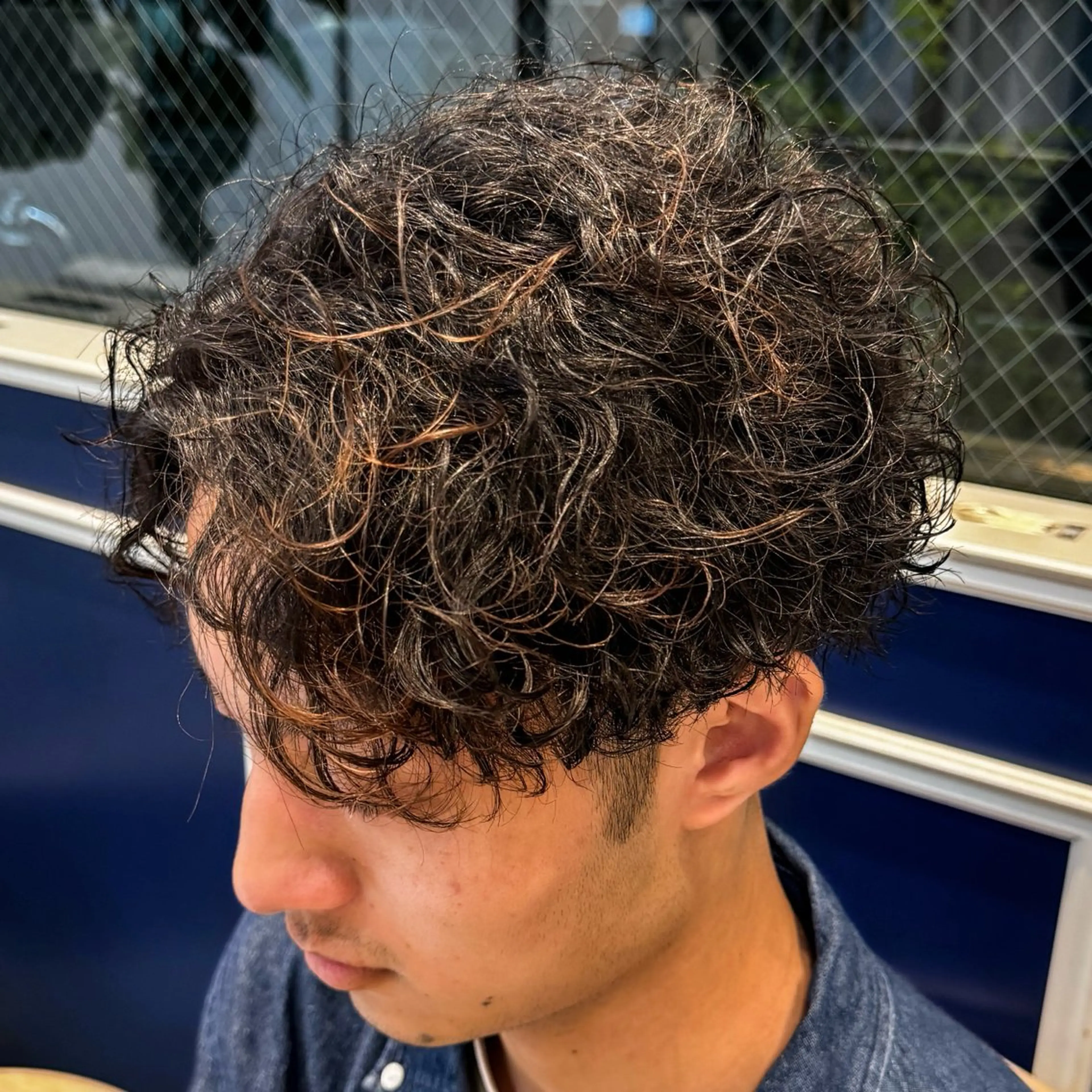 ショート パーマ メンズ メンズパーマ プードルパーマ 波巻きパーマ プードルパーマ カット 吉田 新平のヘアスタイル