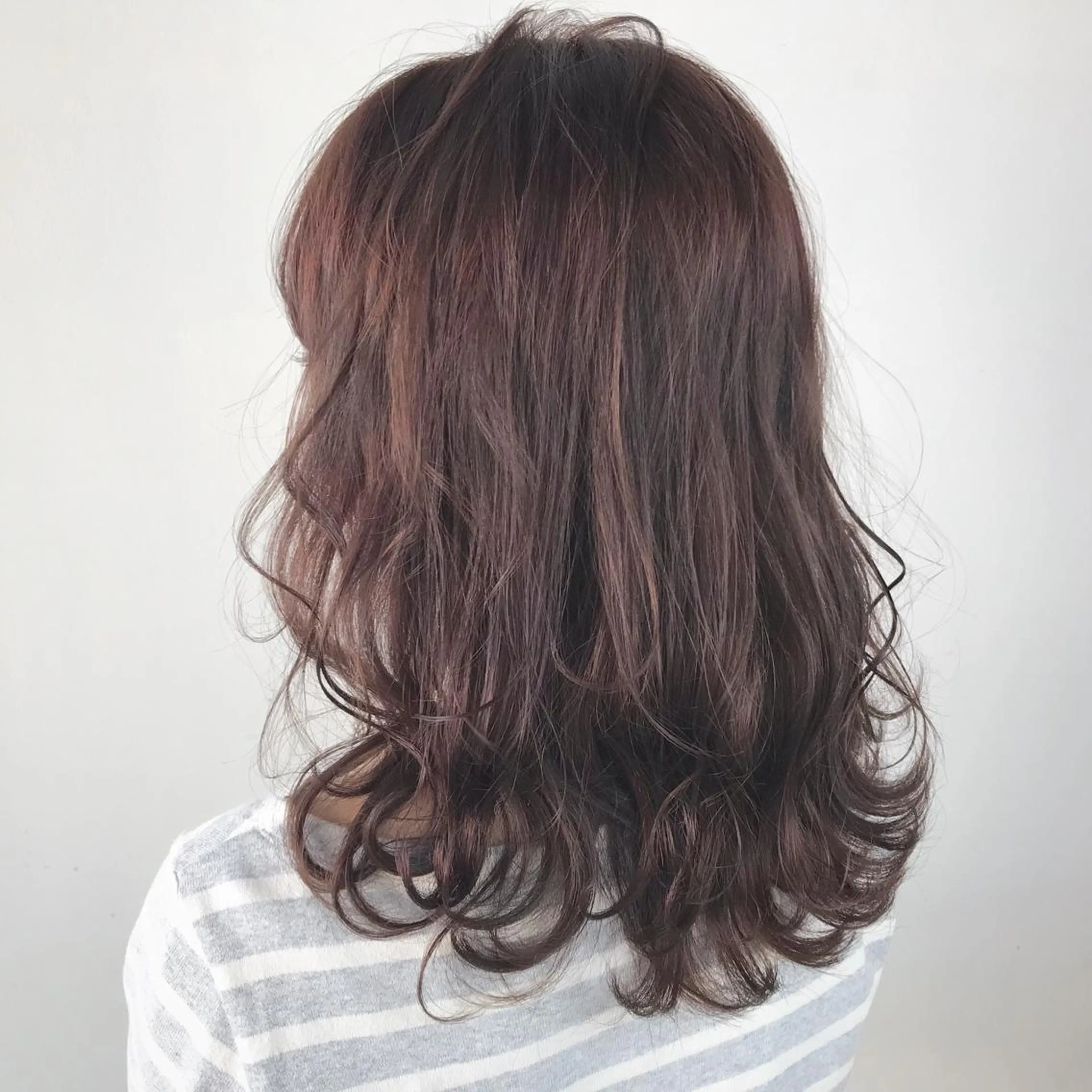 ミディアム CHELSEA神戸所属・MORISAKI ✂︎縮毛矯正のヘアスタイル