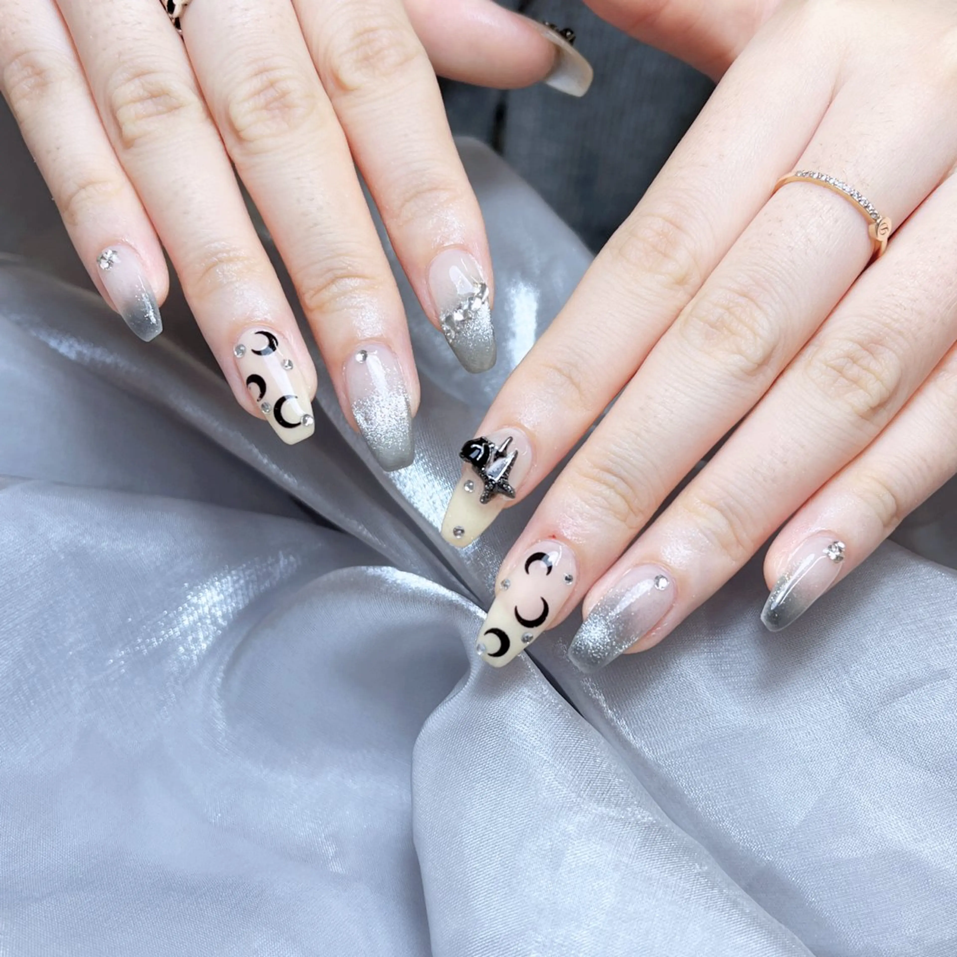 ネイル Glow Nail スカルプ専門店のネイルデザイン