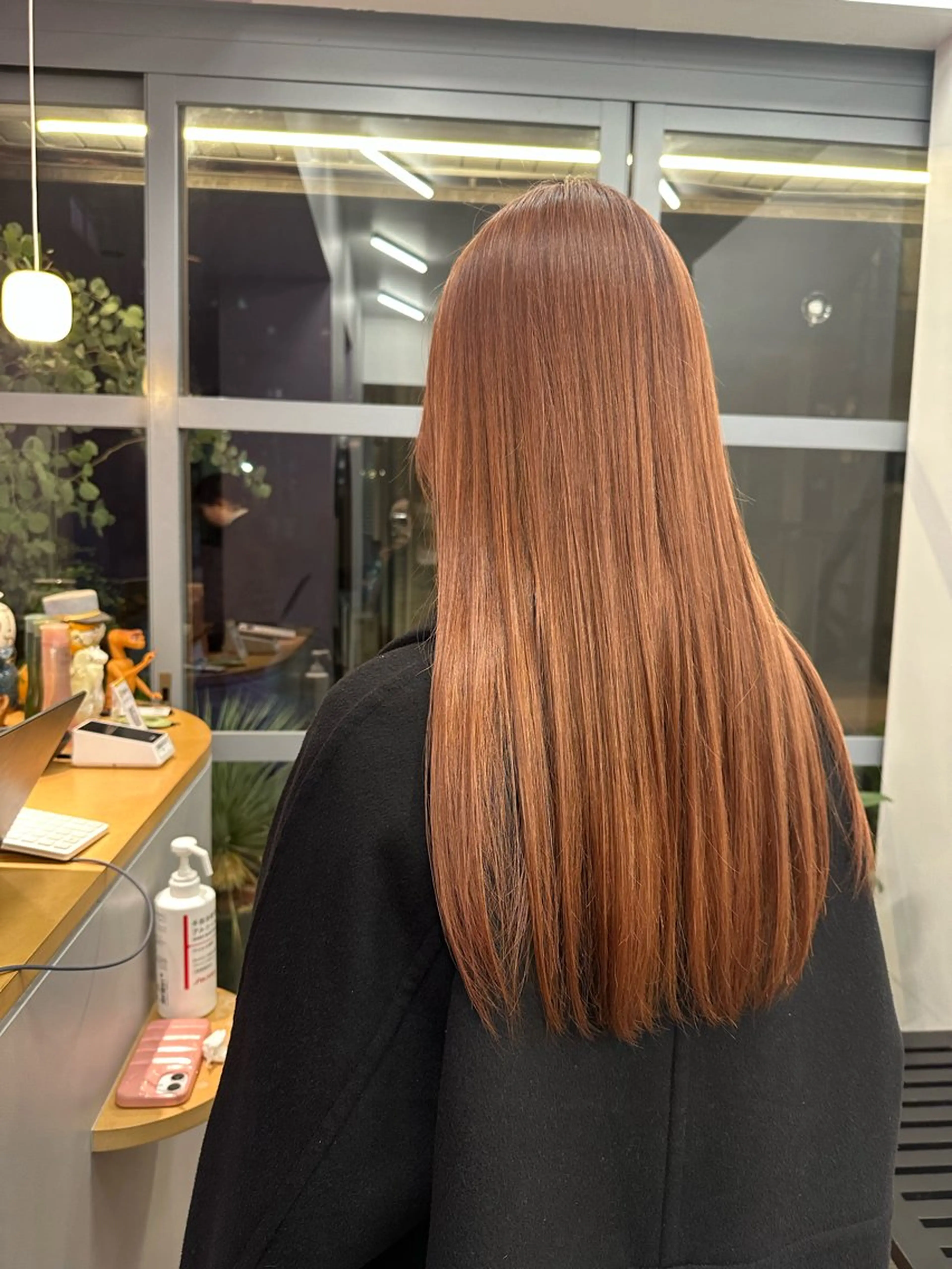 ロング カラー ブリーチ オレンジ ri saのヘアスタイル