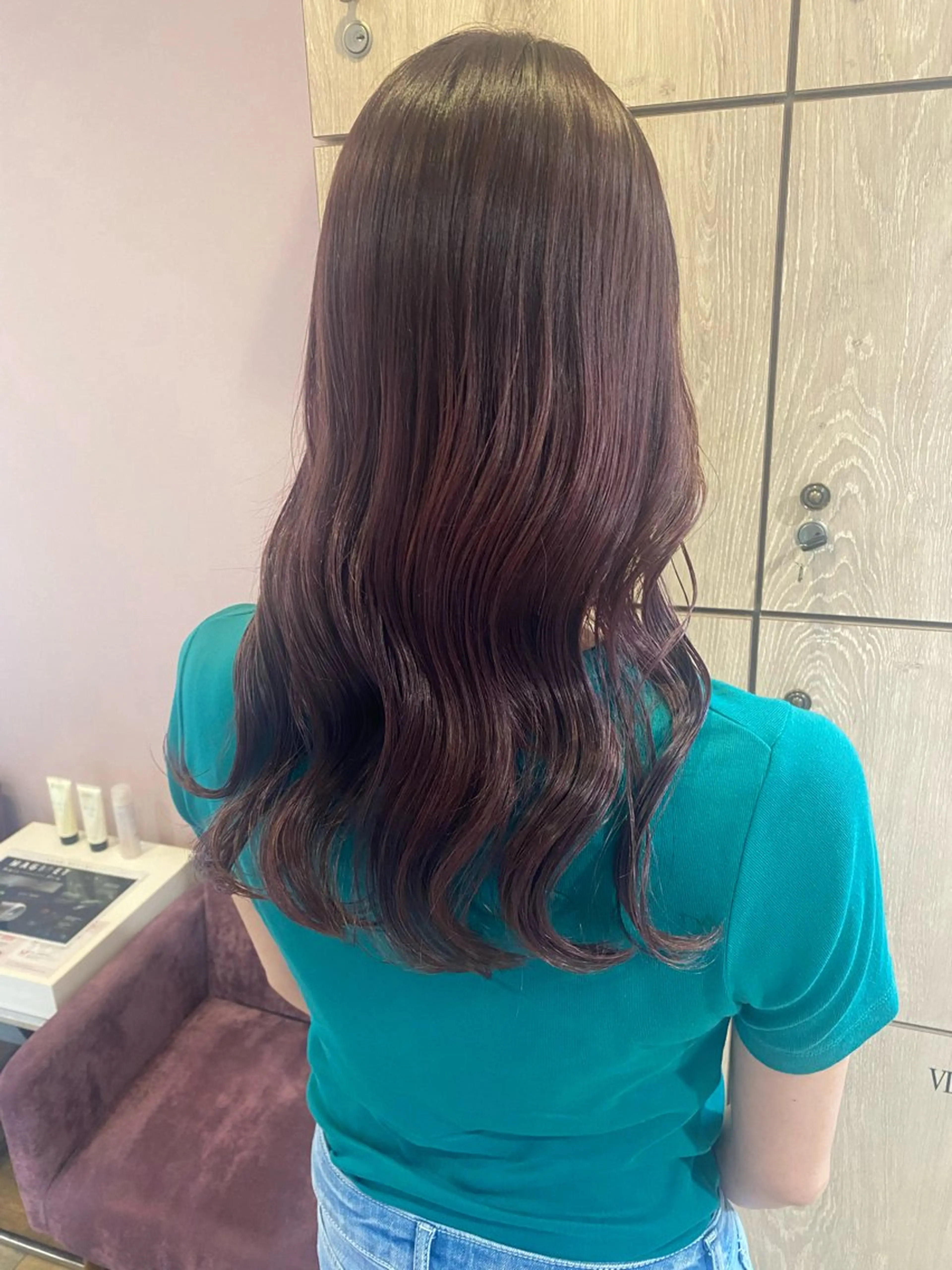 セミロング カラー ボルドーカラー あいさ🤍ムラ無しカ ラー🤍のヘアスタイル