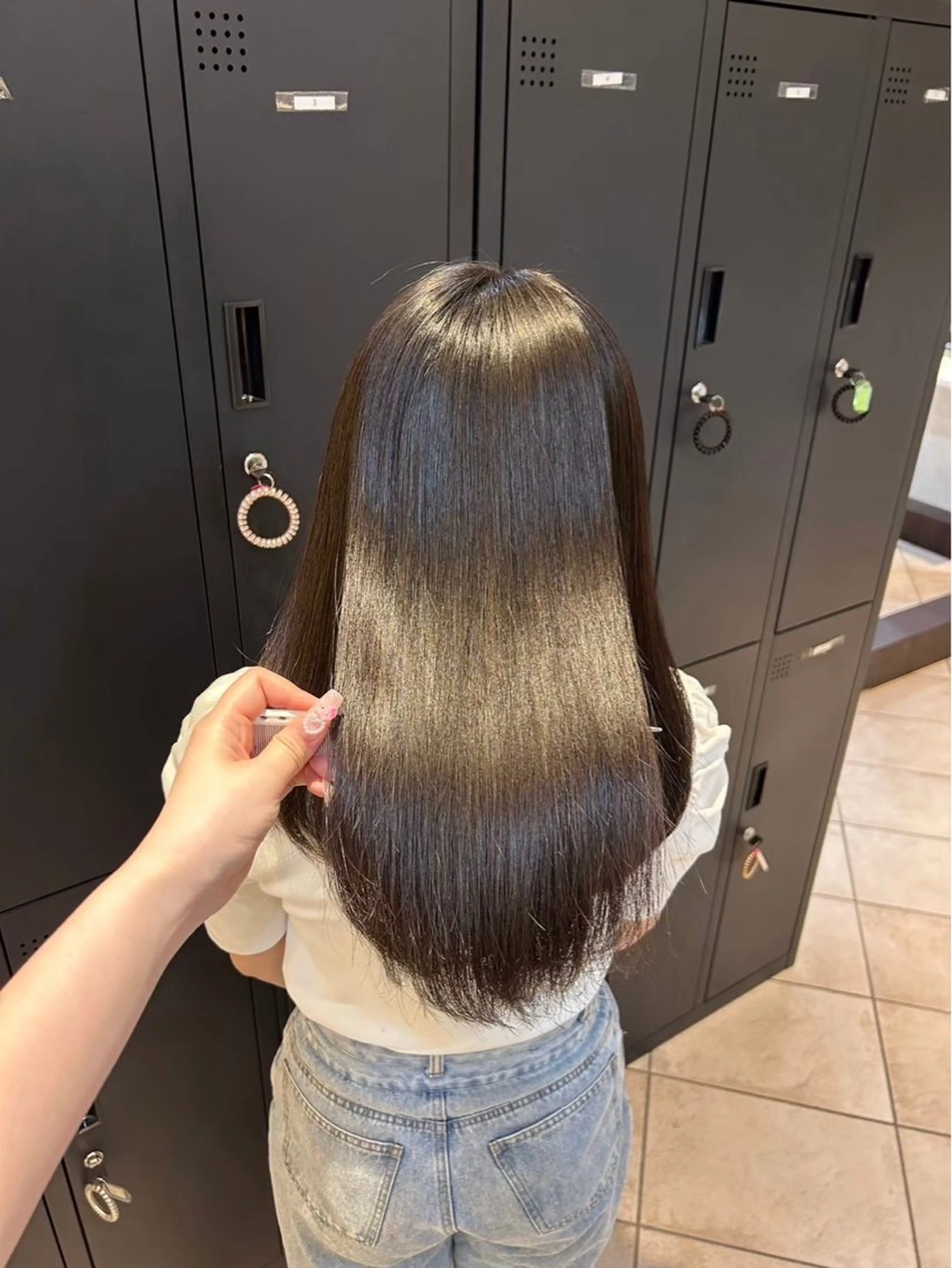 【就活や実習の方へ❕】❤︎暗染めカラー❤︎➕うる艶トリートメント✧*。(女性限定)の写真