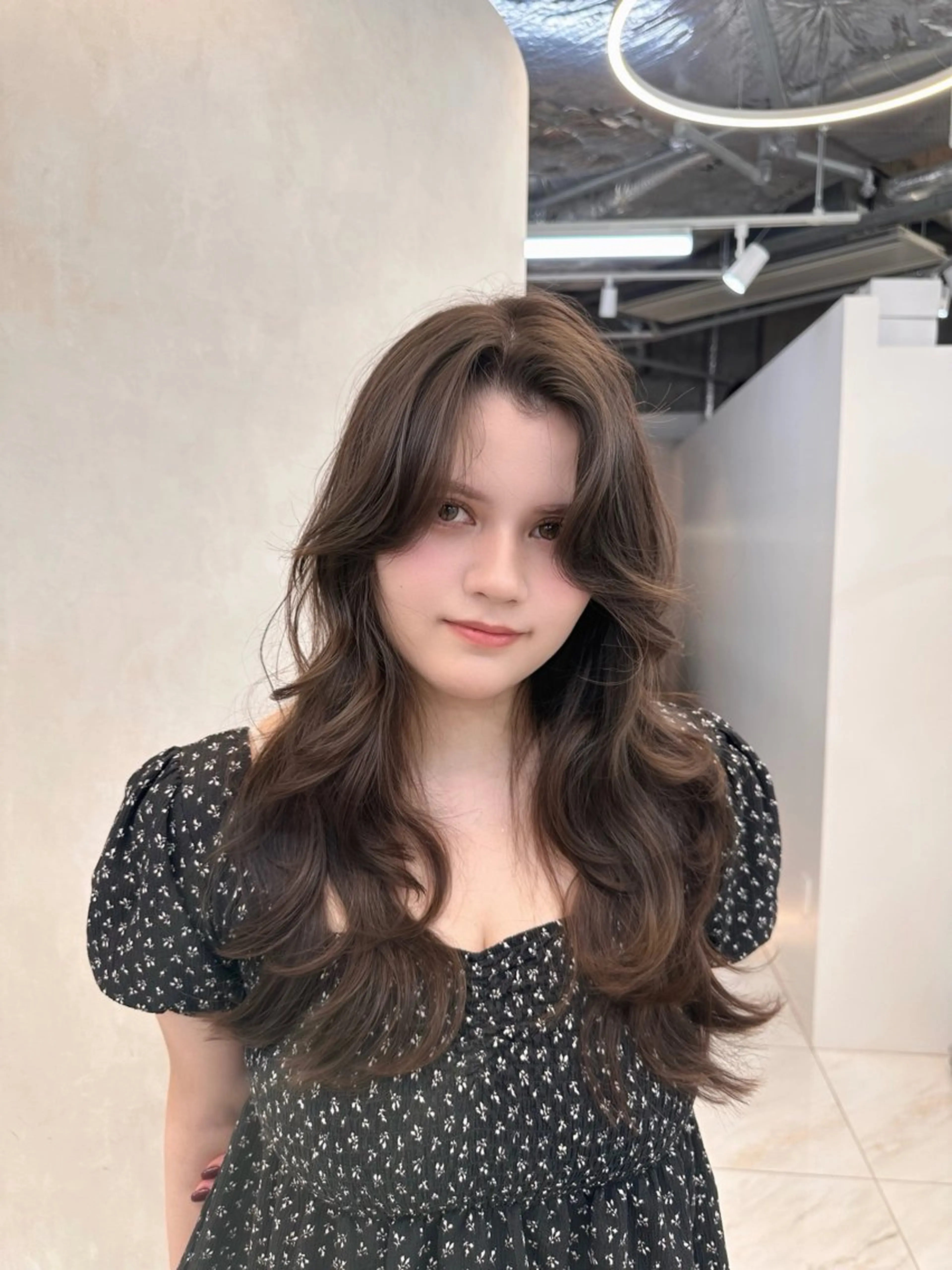 カラー アッシュ アッシュブラウン ブラウンカラー カット ヘアカラー トリートメント ヘアセット ARMONY表参道店所属・韓国風レイヤーカラー ライムのヘアスタイル