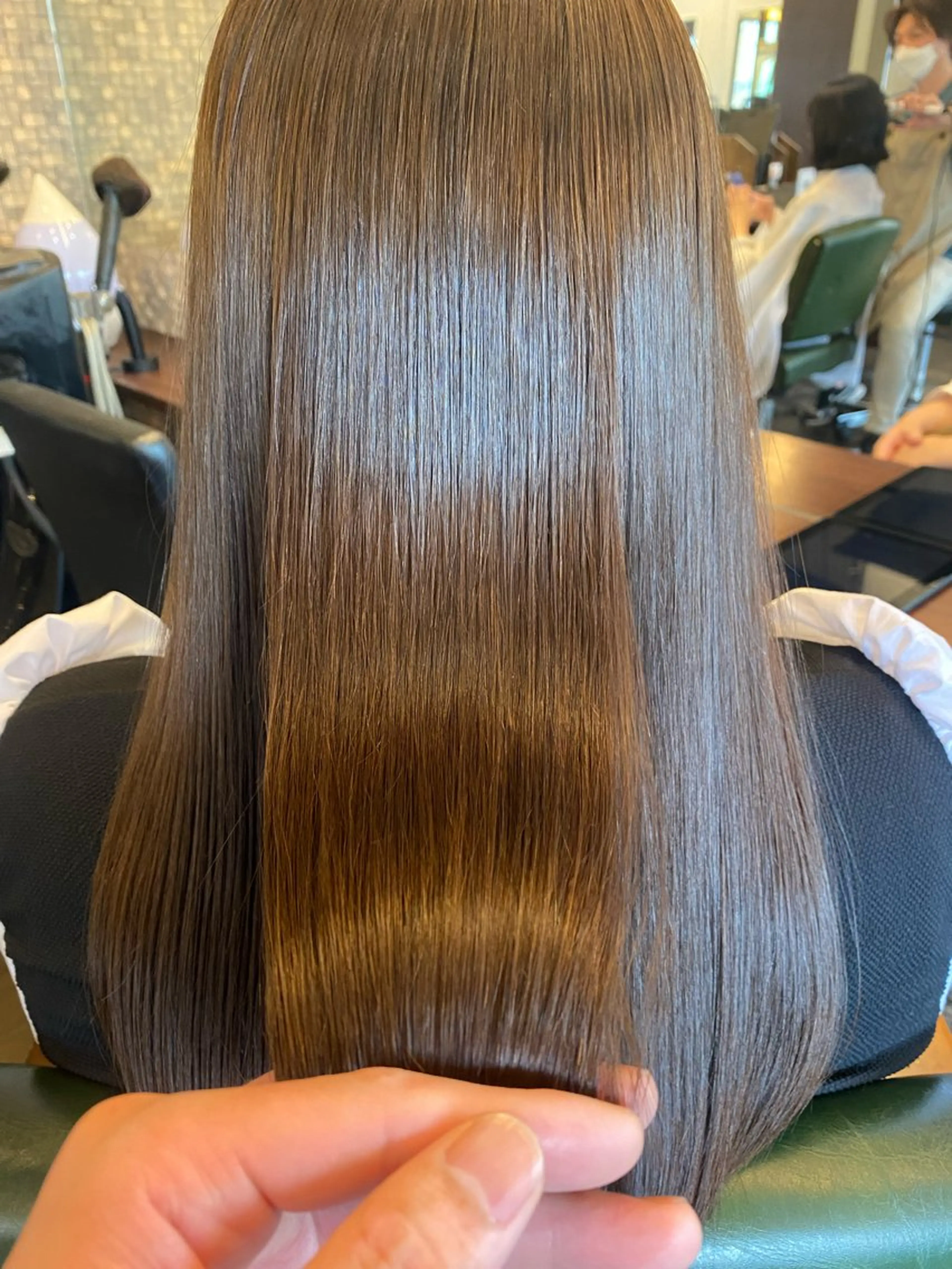 ミディアム カラー くせ毛 髪質改善 縮毛矯正 代官山/恵比寿所属・髪質改善/縮毛矯正 専門　代官山/恵比寿のヘアスタイル