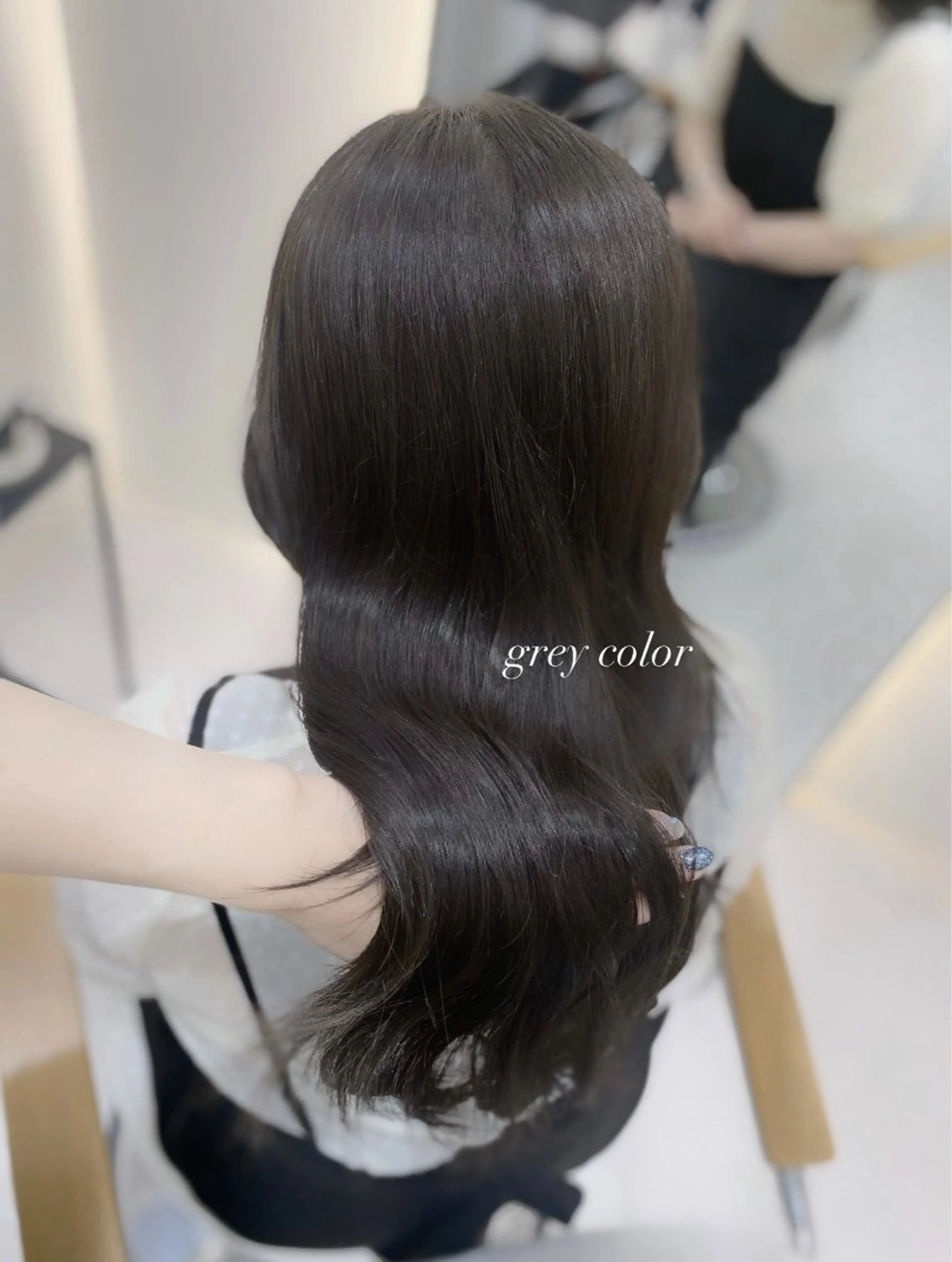 セミロング カラー 透明感カラー グレージュ 顔周りカット カット ヘアカラー トリートメント 艶髪・透明感カラー・ 韓国ヘア・Yuriのヘアスタイル