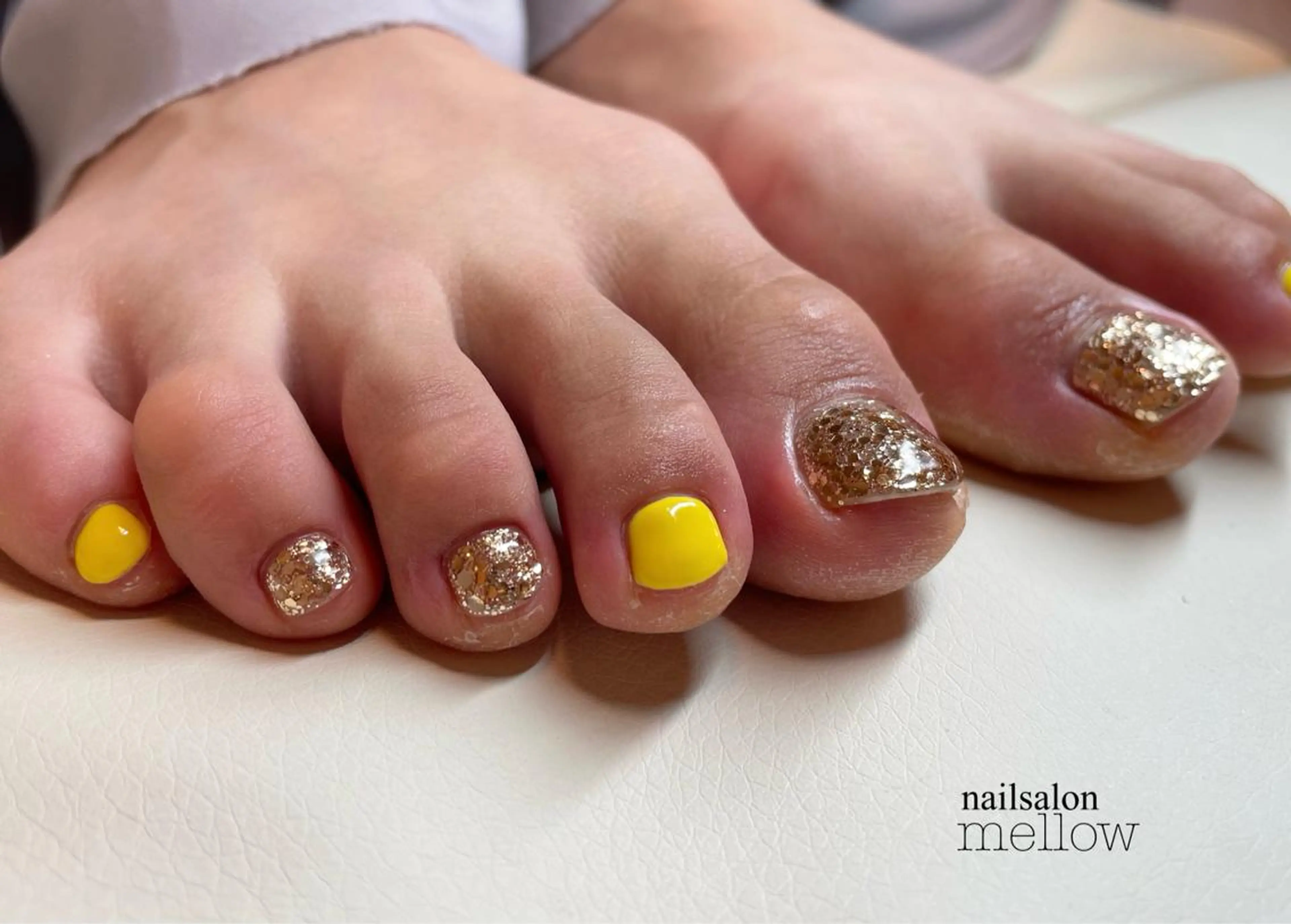 ネイル ゴールド ホログラムネイル 黄色 大山 浩美のネイルデザイン