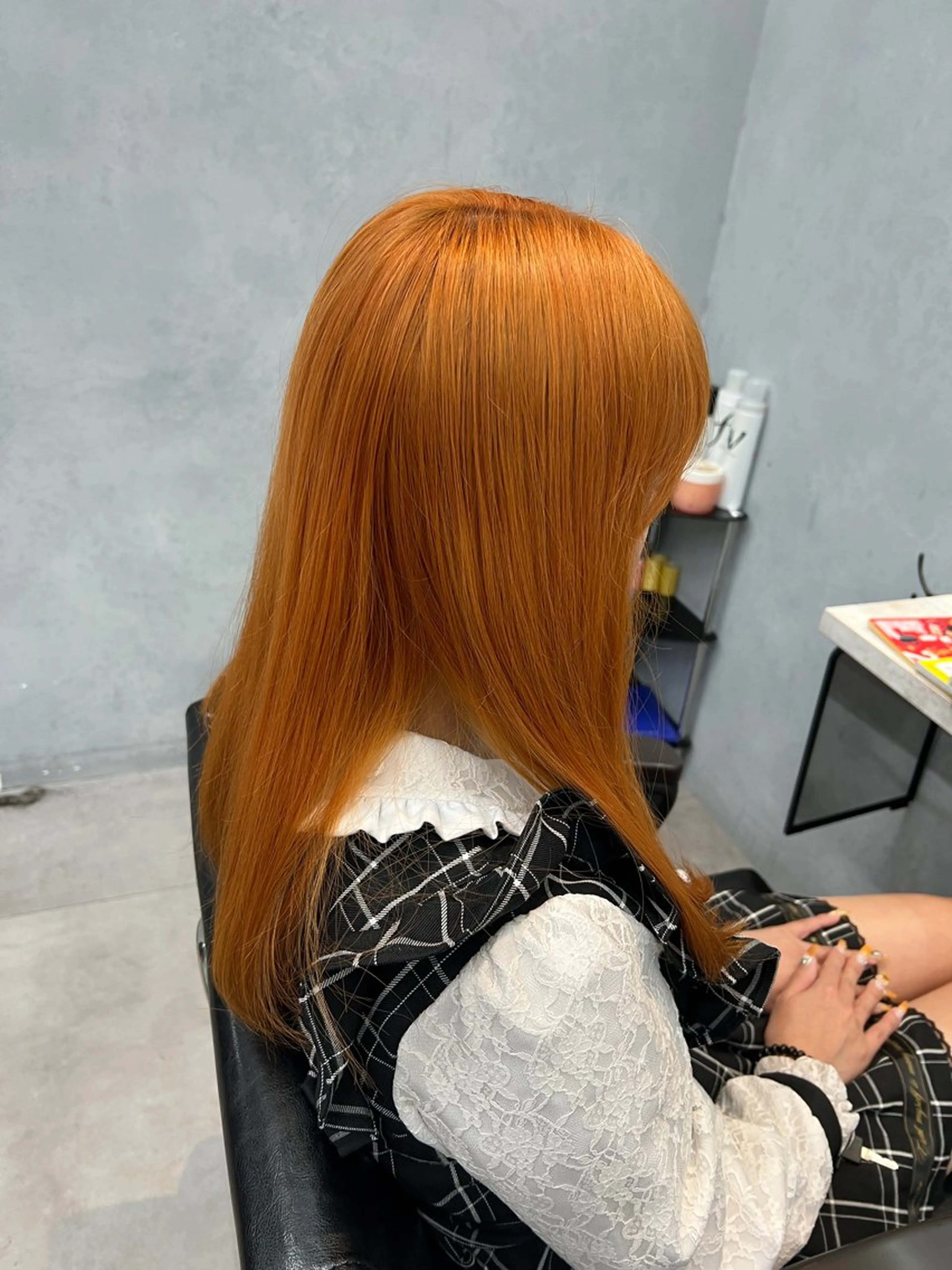 ロング カラー オレンジ 🐬rara 🐬のヘアスタイル