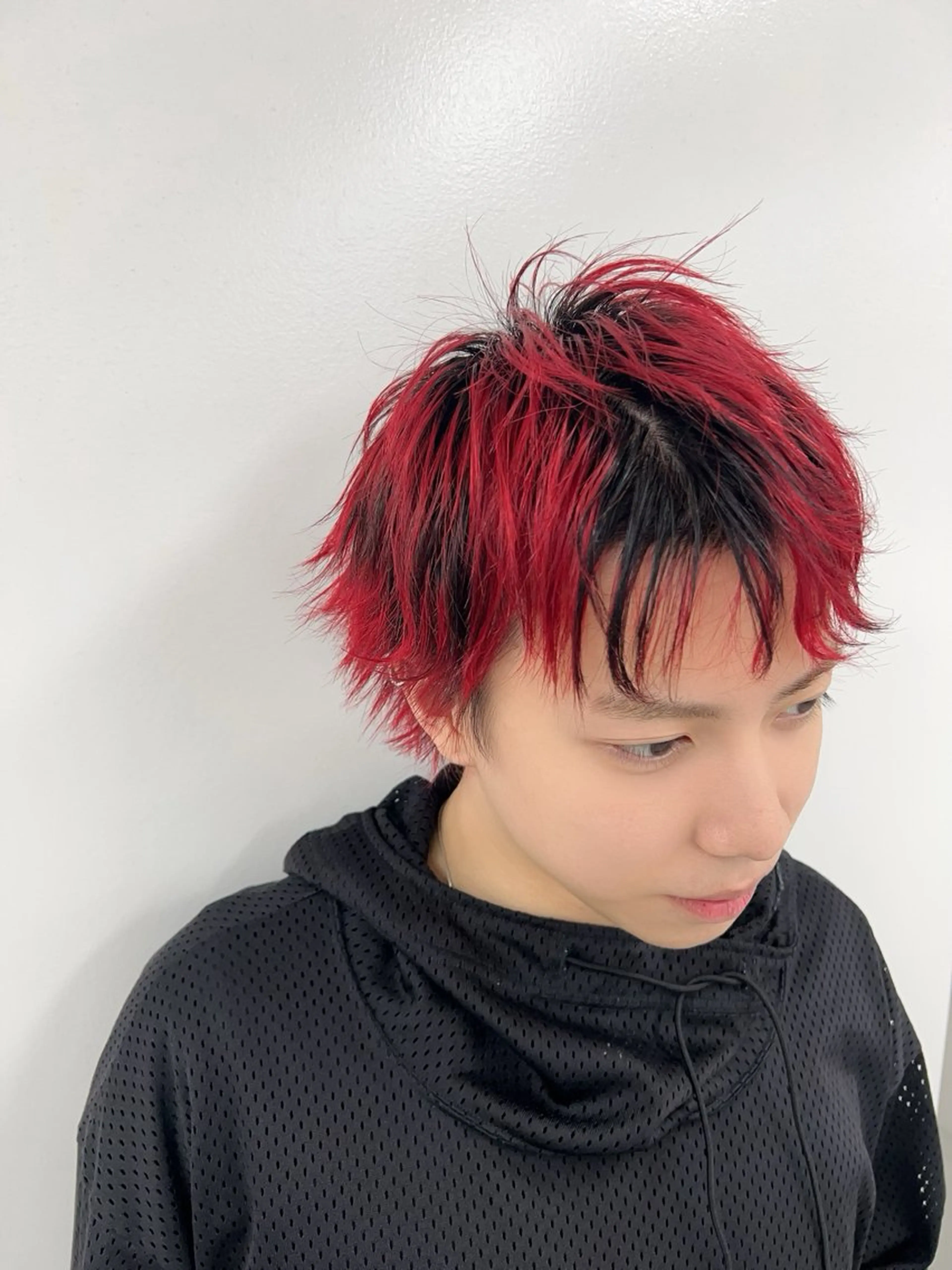 カラー がわ/ウルフカット /ブリーチカラーのヘアスタイル