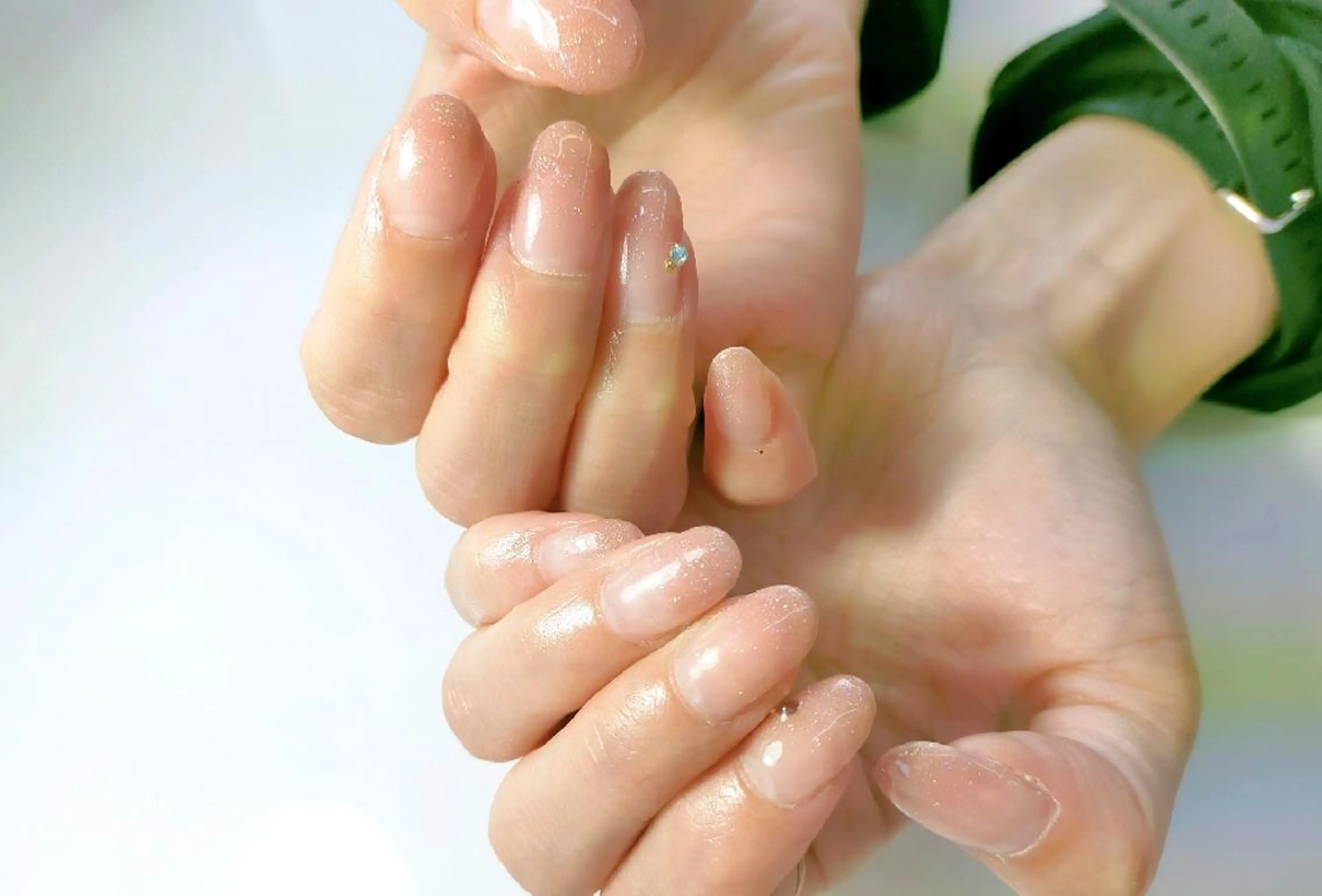 ネイル グラデーション ラメ(グリッター) ラメグラデーション Riche. ﾈｲﾙｻﾛﾝﾘｼｪのネイルデザイン