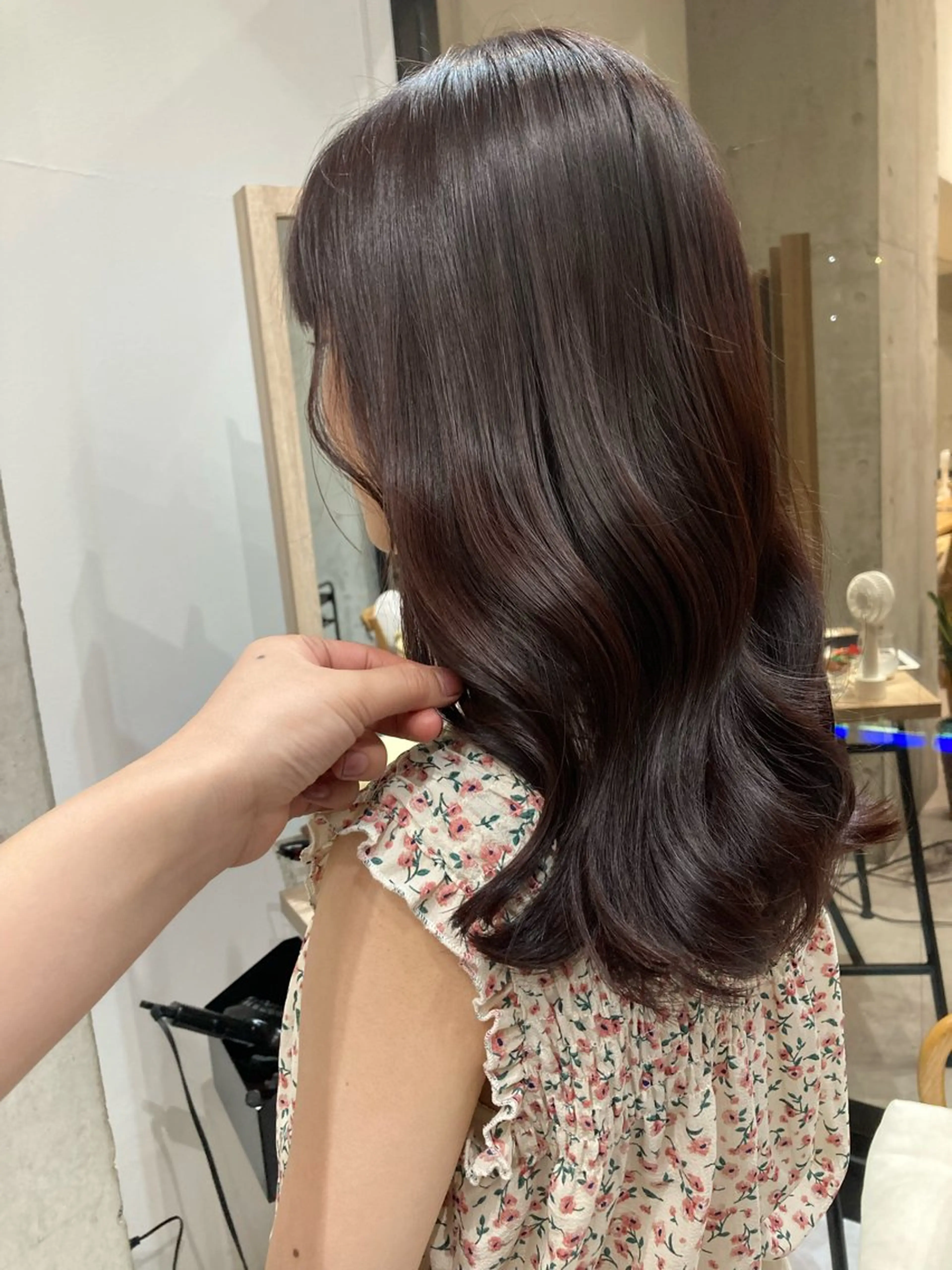 ミディアム ✨色持ちの良い艶 カラー✨蟹江真世のヘアスタイル