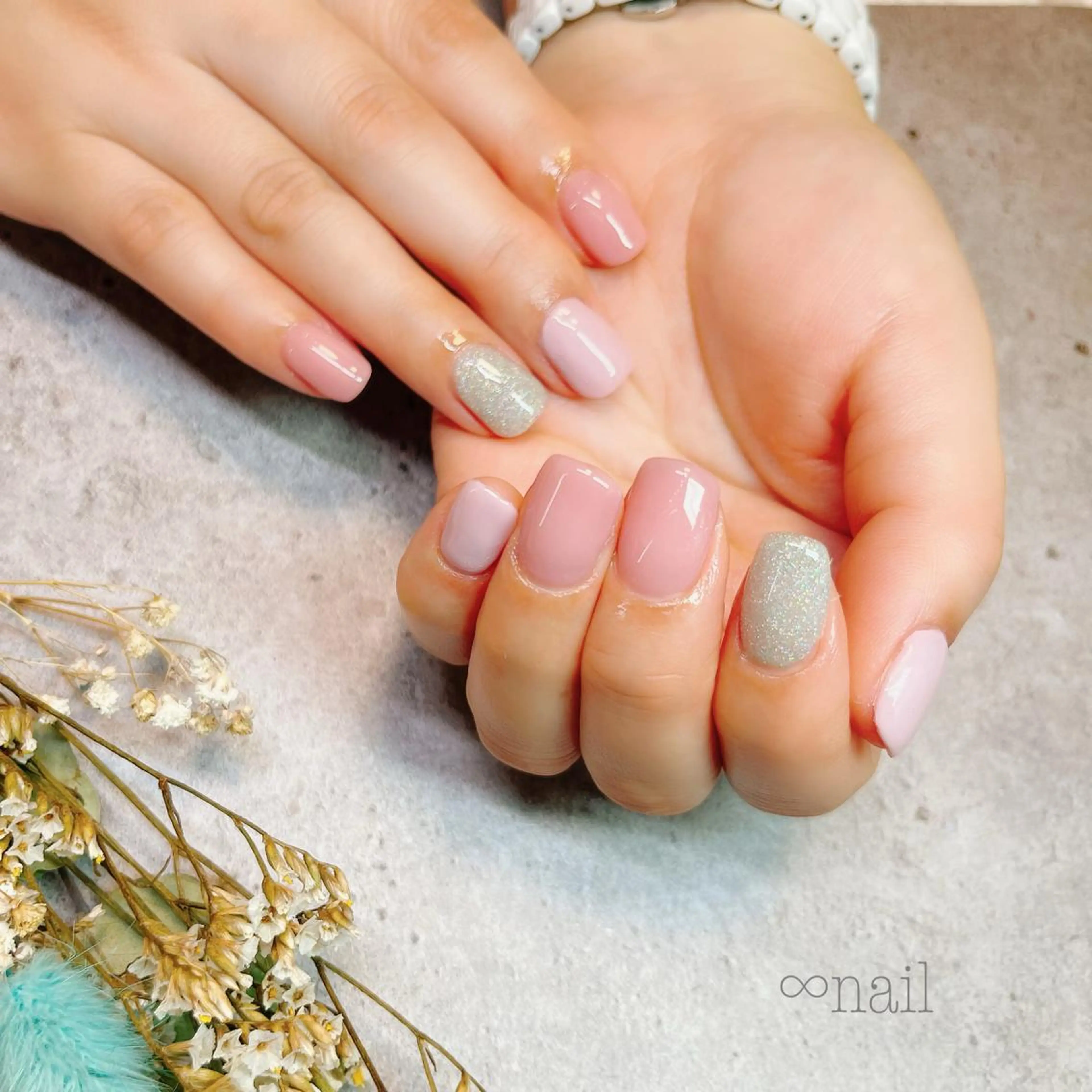 ネイル アートネイル ジェルネイル キラキラネイル オフィスネイル パラジェル ♾nail 恵美のマツエク・マツパデザイン