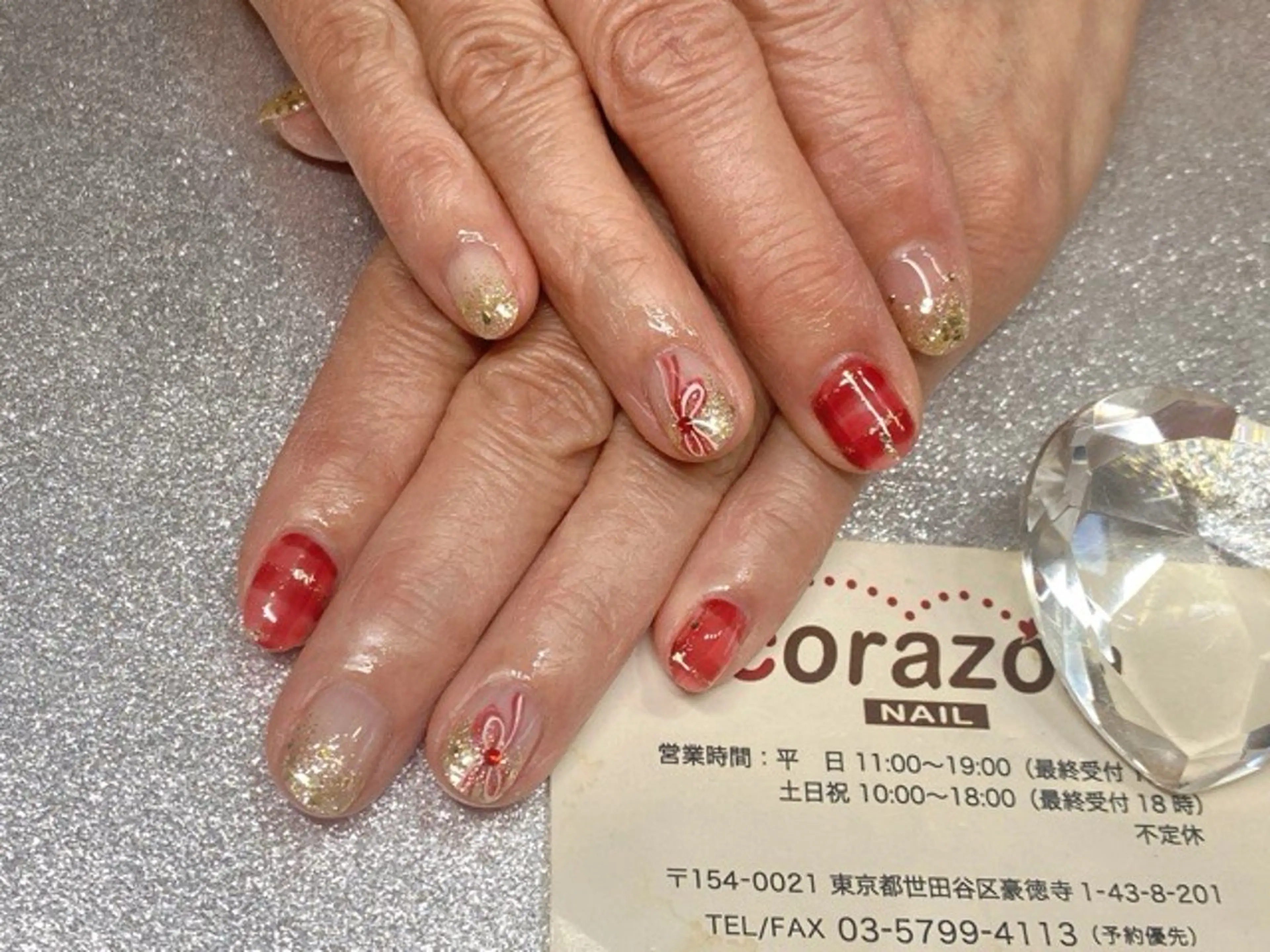 ネイル ゴールド ロングネイル 赤色 ハンドネイル ハンドケア corazon所属・ネイリスト aicoのネイルデザイン