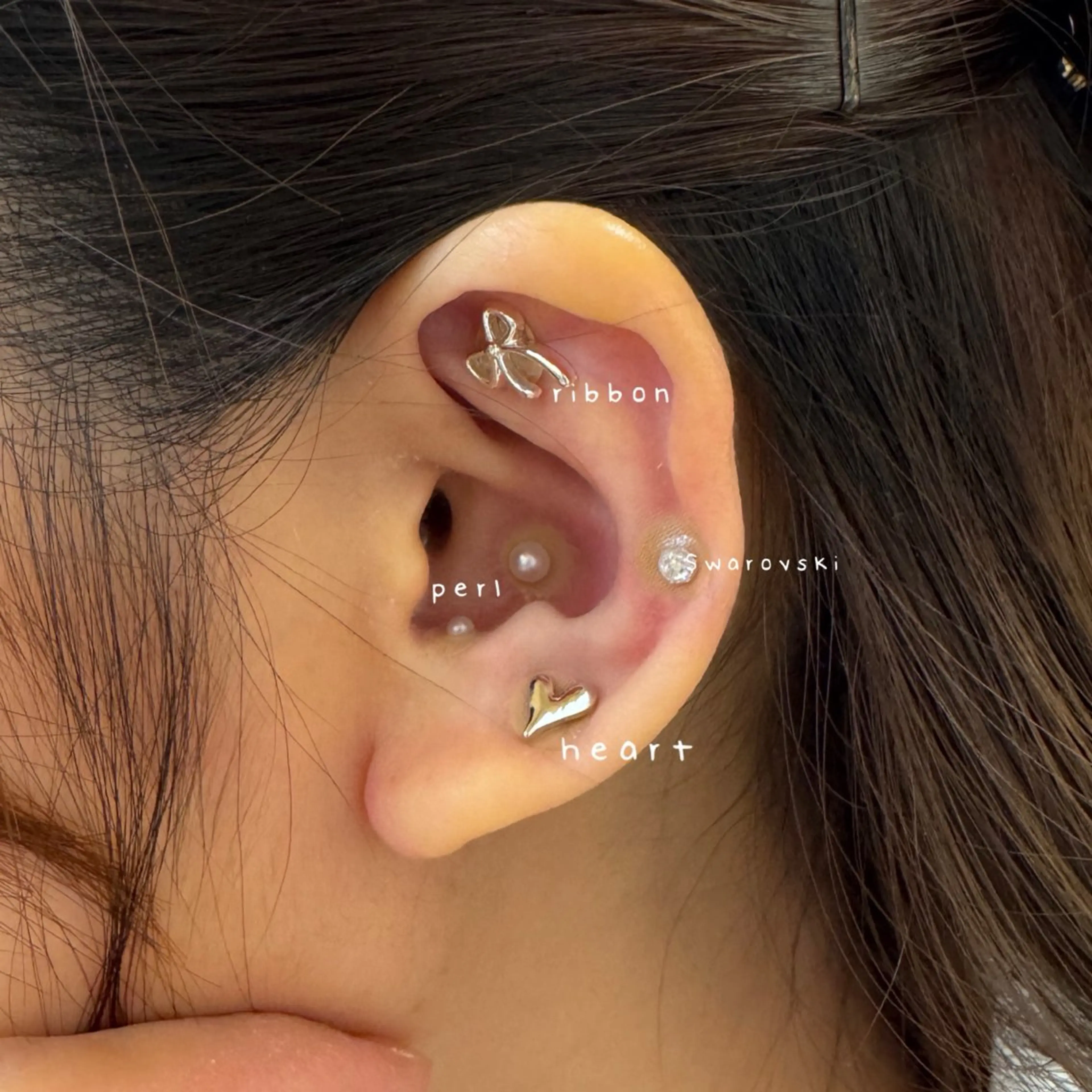 【耳ツボジュエリー】両耳10粒⟡.·*.の写真