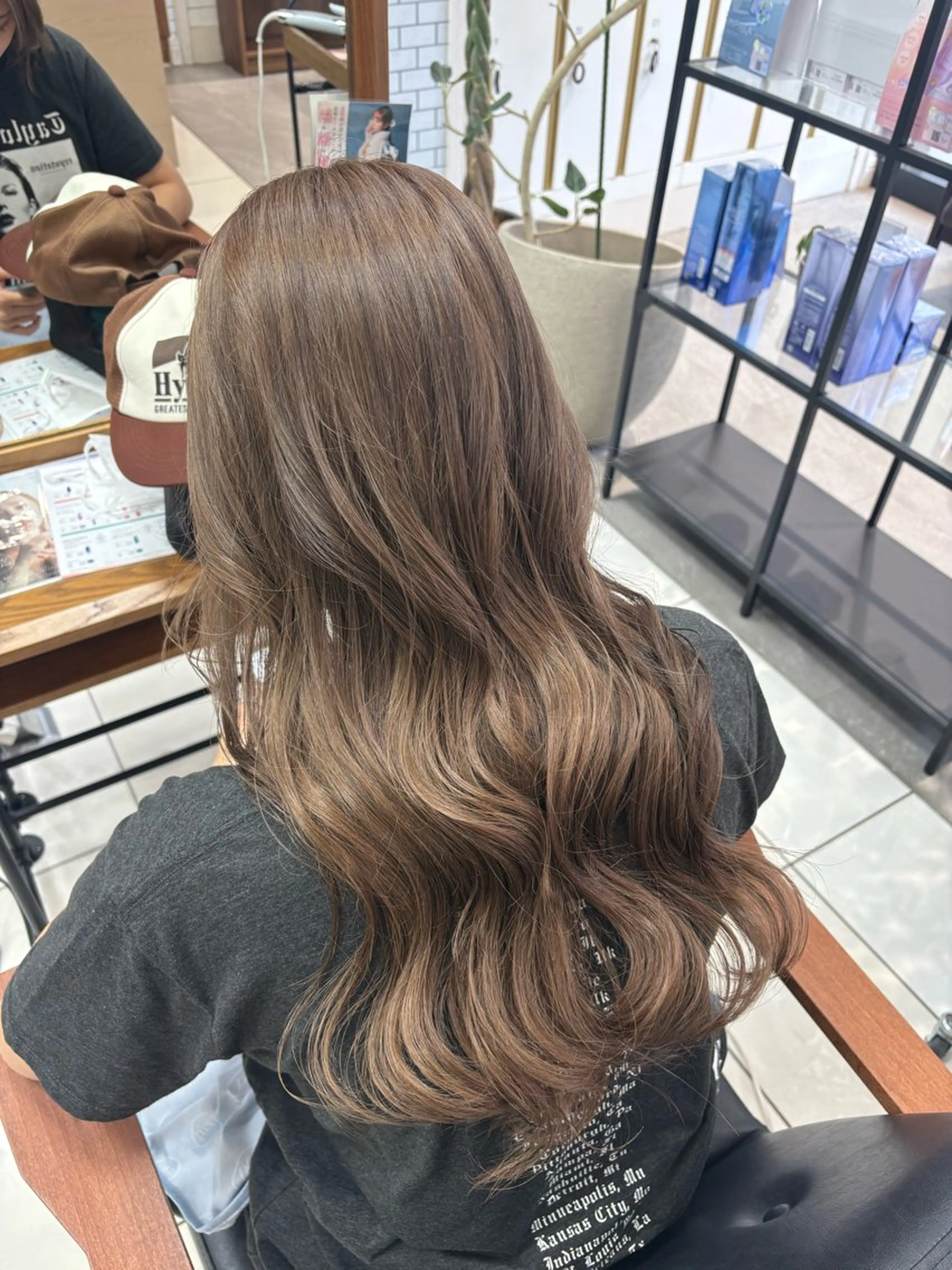 ロング ヘアカラー ブリーチ🫧艶カラー レイヤー韓国ヘアのヘアスタイル