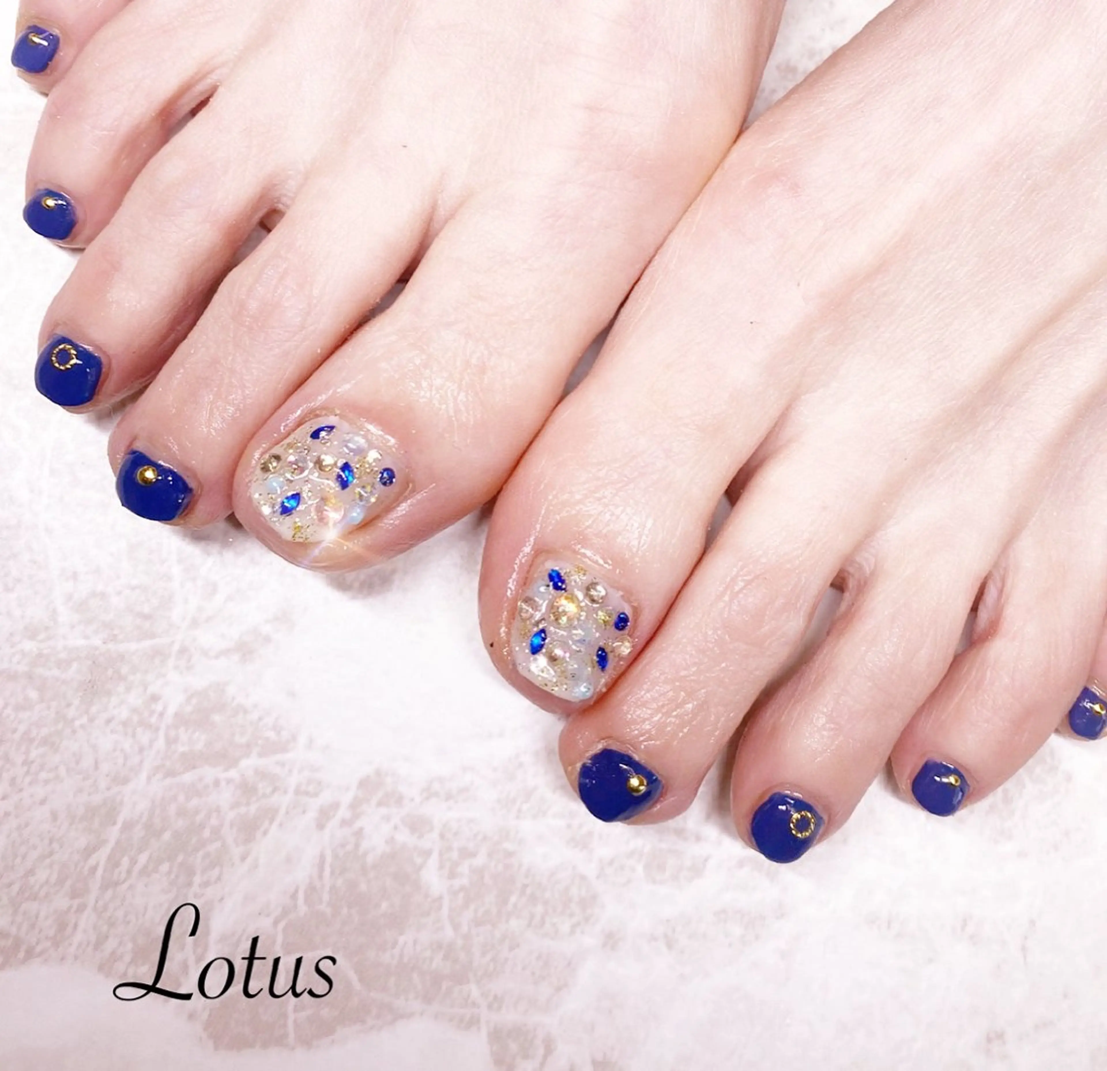 ネイル フットネイル キラキラネイル ハンドネイル フットネイル ネイル＆脱毛 Lotus🌸のネイルデザイン