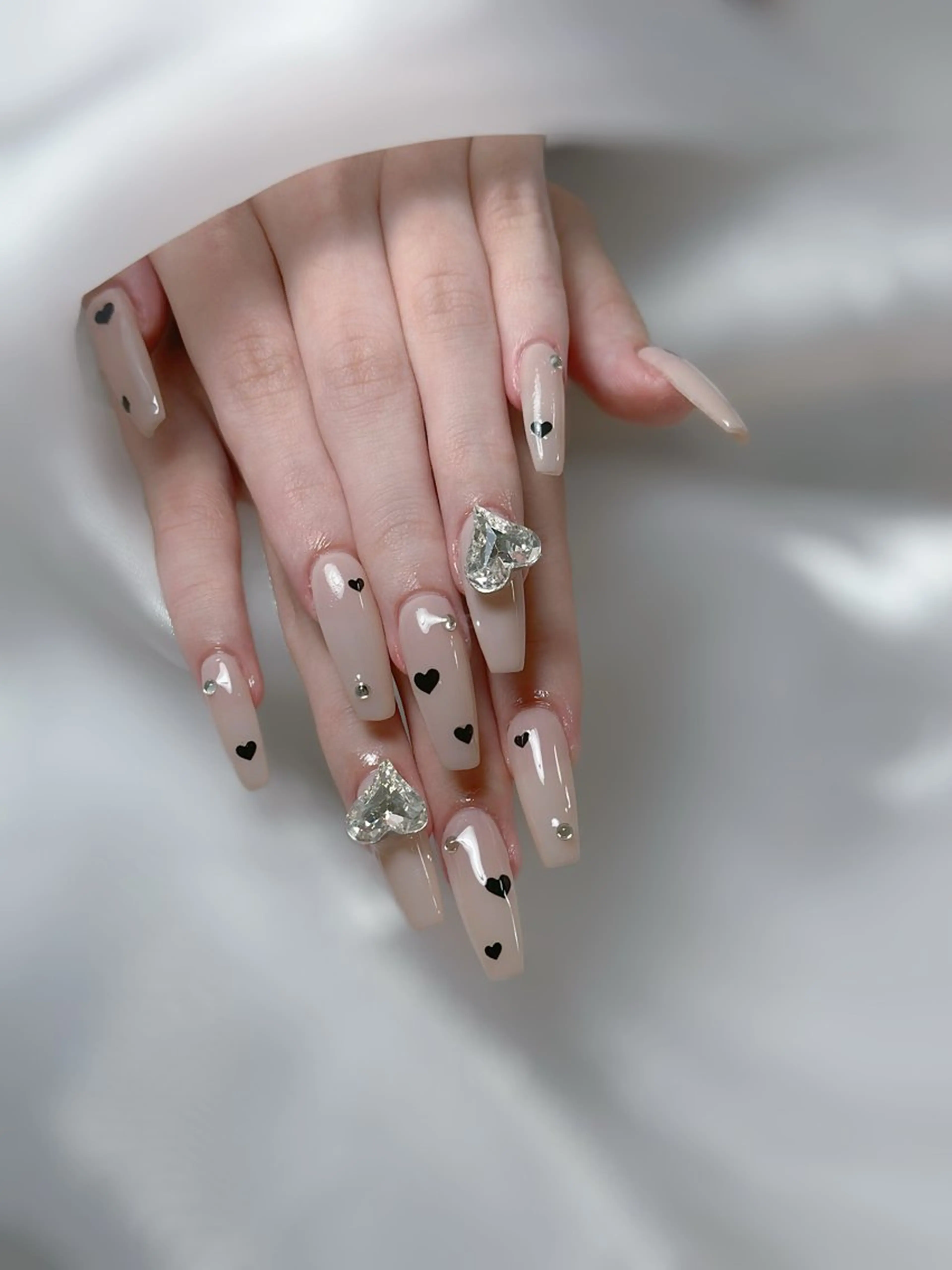 ネイル 長さ出し ハンドネイル Maggie nailクロのネイルデザイン