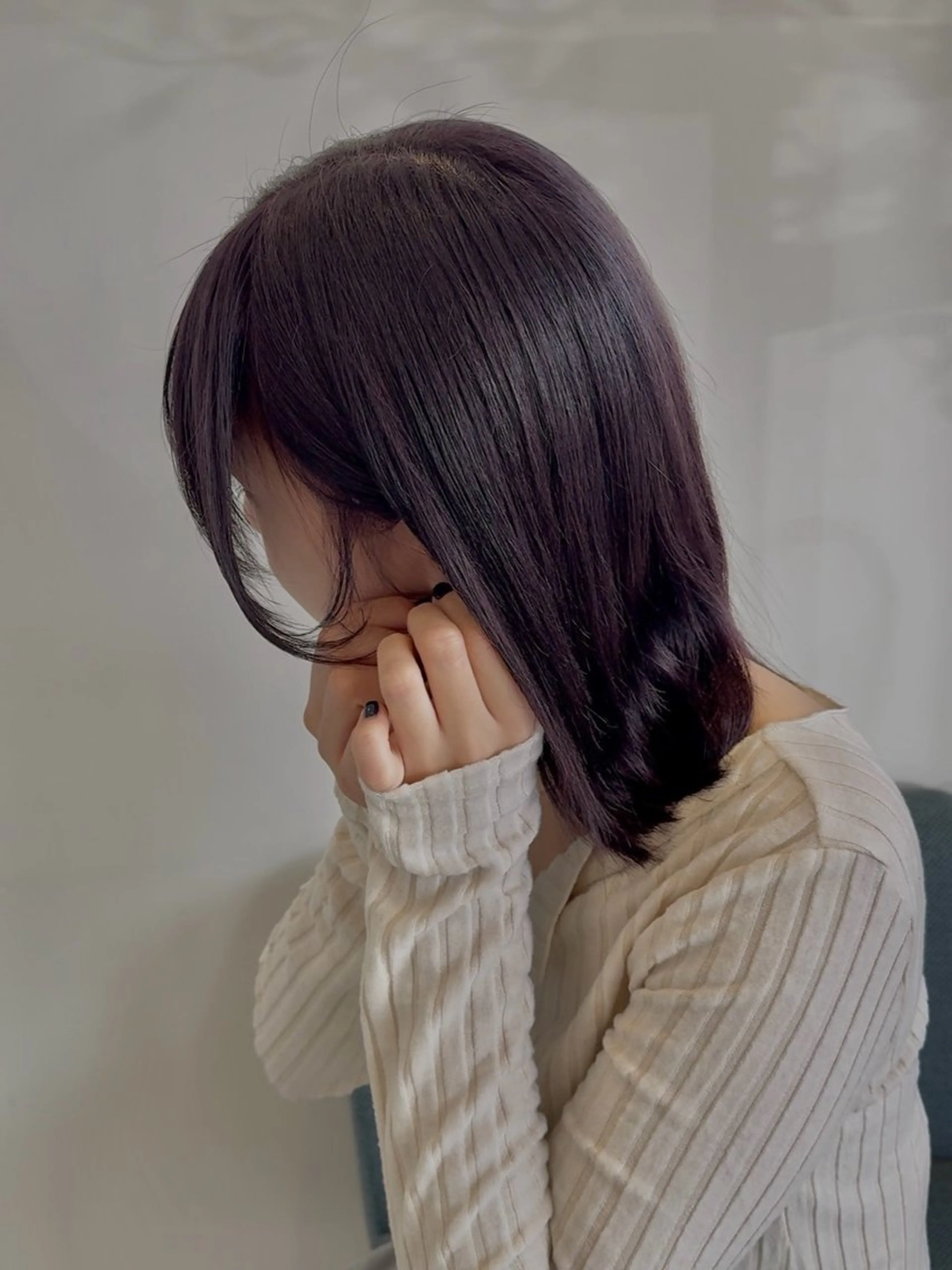 ミディアム 切りっぱなしボブ ミディアムパーマ ボブ くびれヘア ハイライト ヘアカラー hono🐬カラー 特化/ハイトーンのヘアスタイル