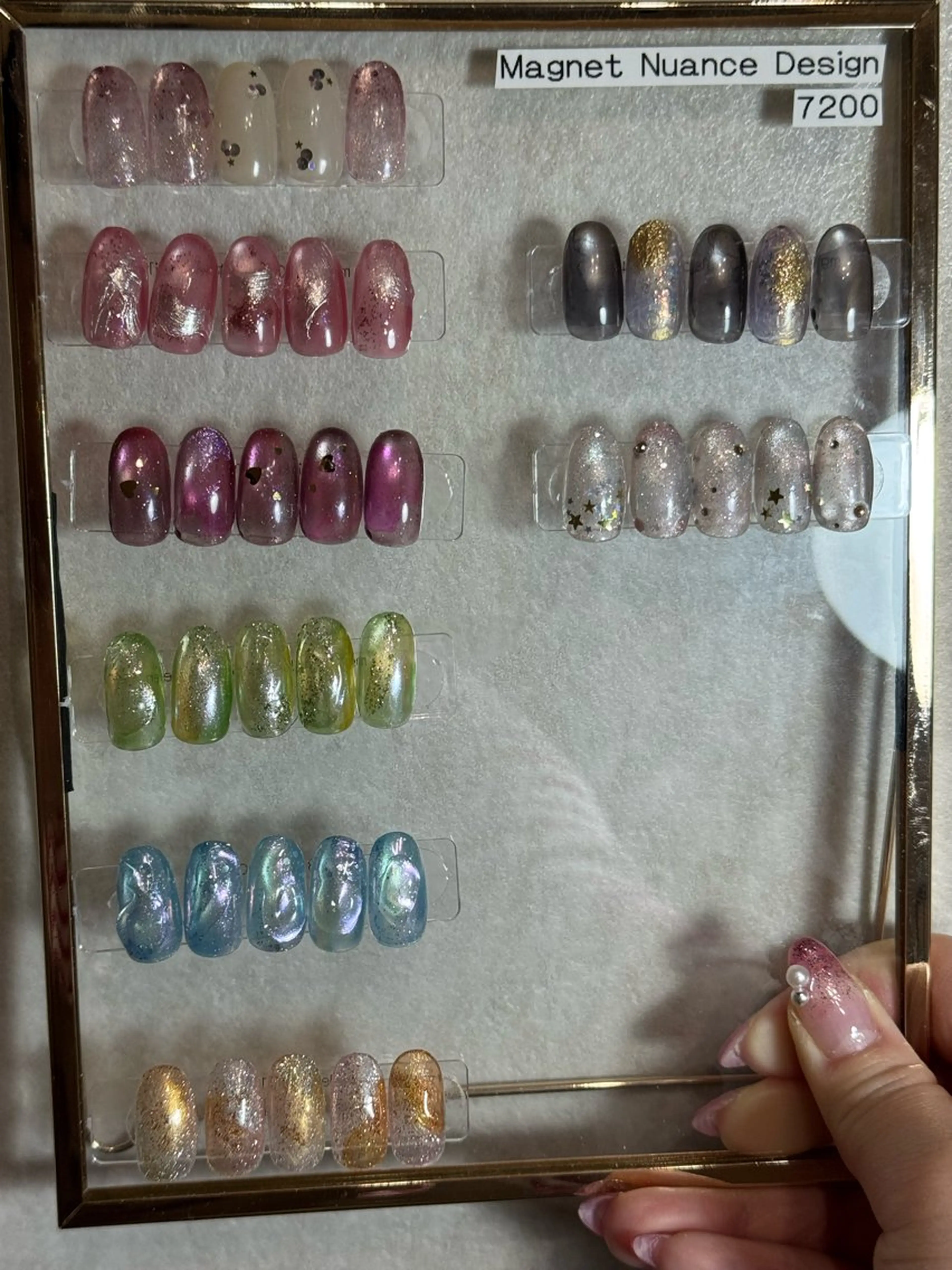 ネイル マグネットネイル ニュアンスネイル ハンドネイル MATATABI. kumiのネイルデザイン