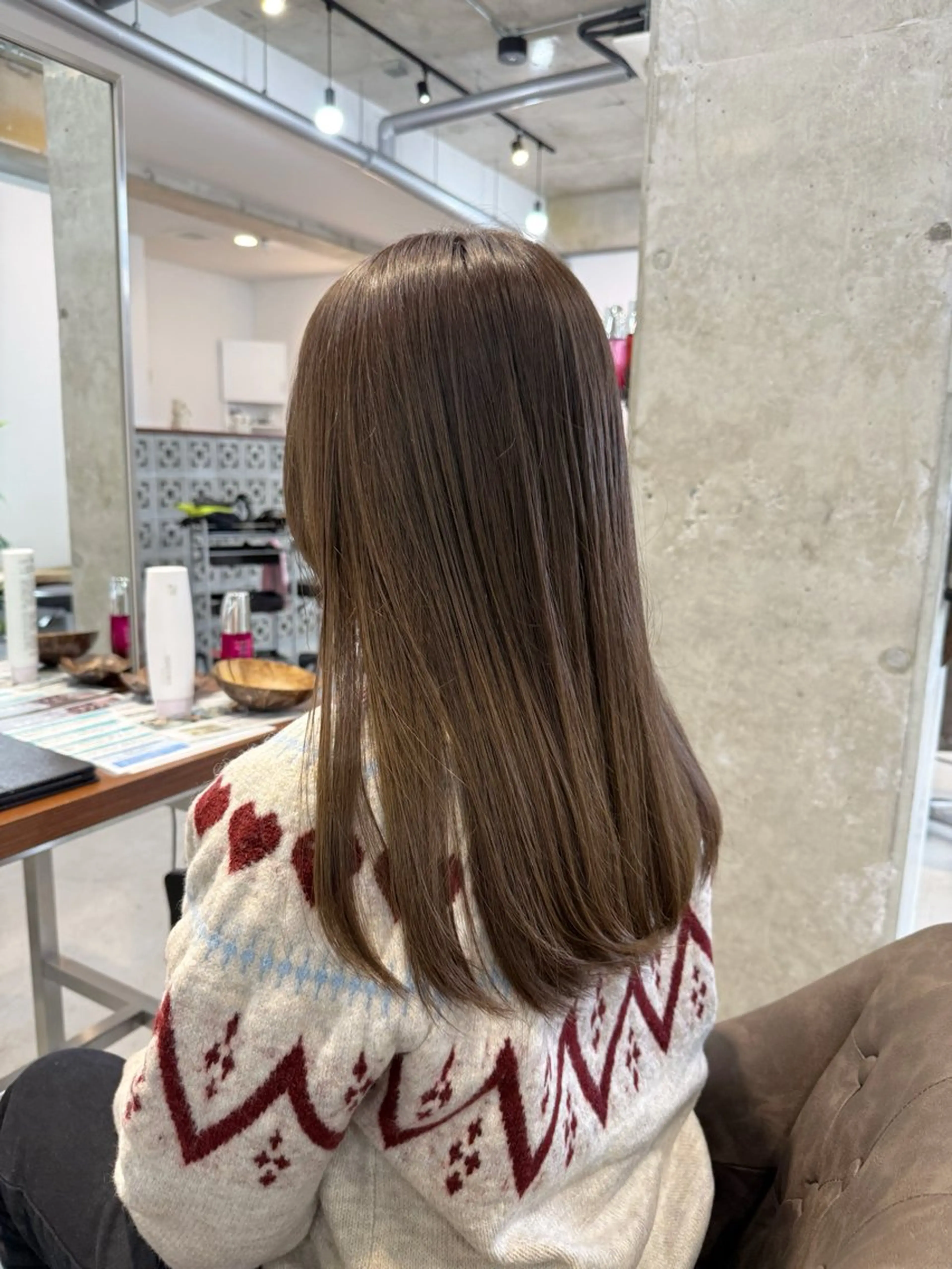 セミロング カラー アッシュ ベージュカラー カット ヘアカラー トリートメント カイリ /レイヤーカットのヘアスタイル