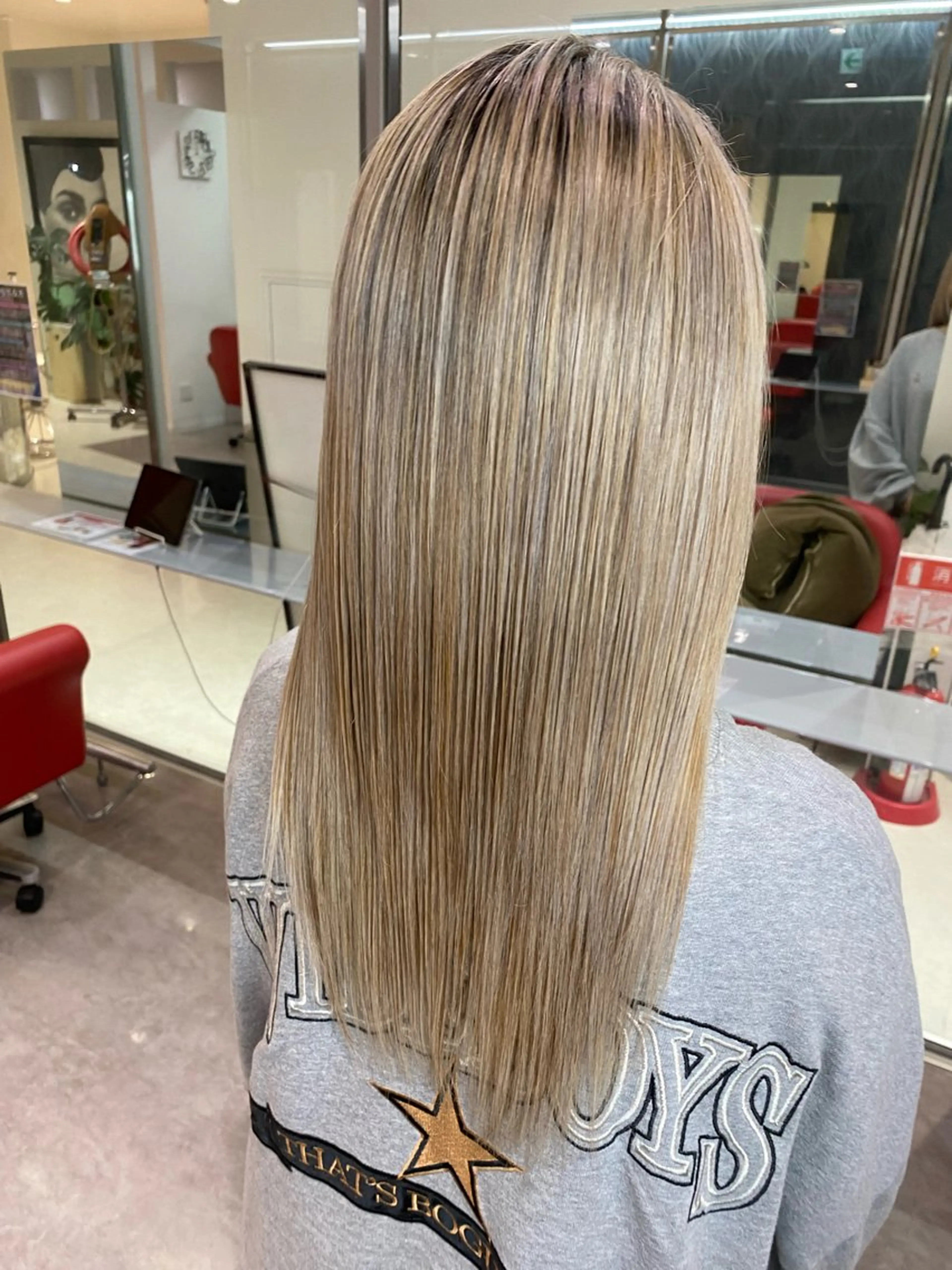 ロング カラー hair make huit8所属・ハイライト&ブリーチ 💇🏼‍♀MAHOのヘアスタイル