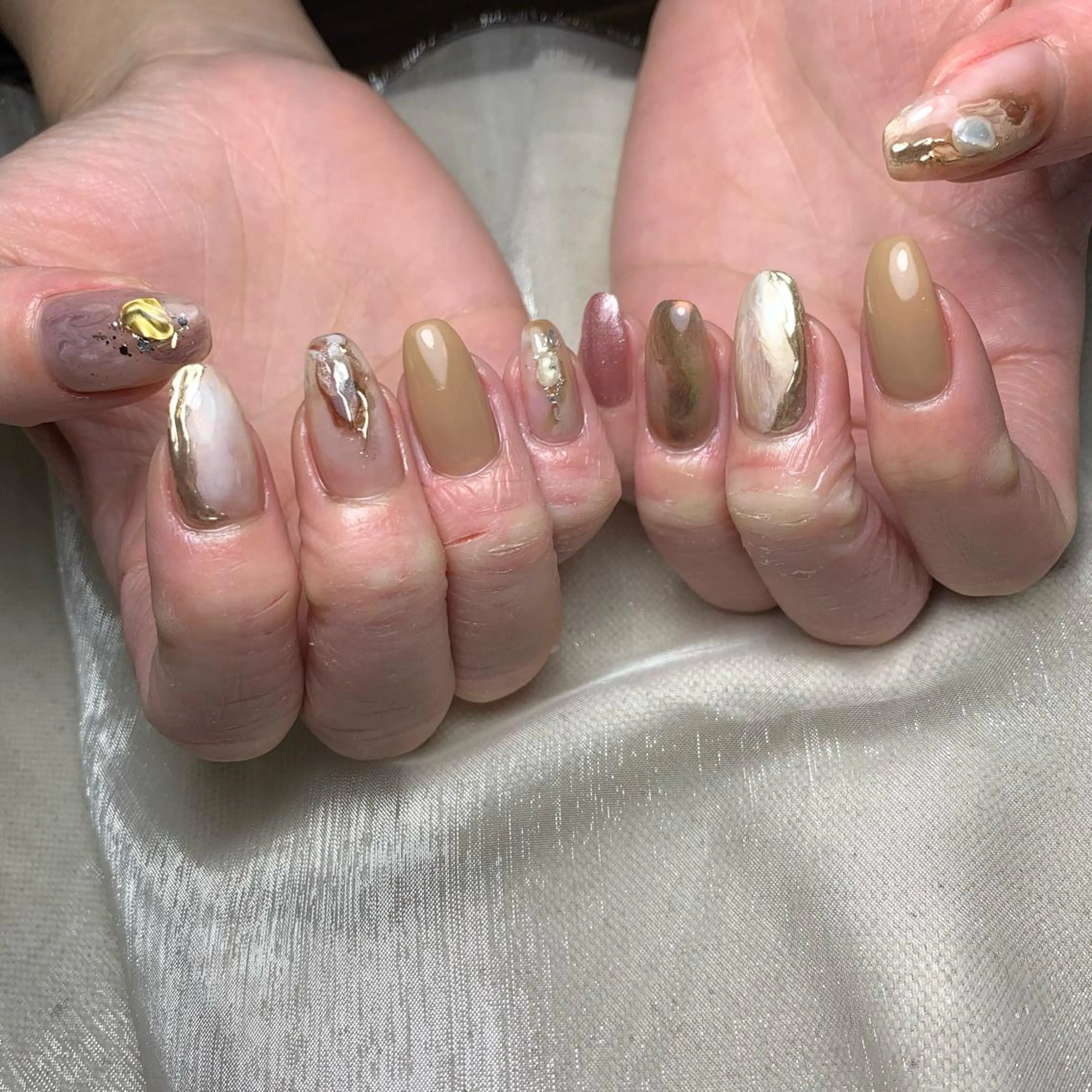 ネイル repos~ルポ~所属・里見 麗のネイルデザイン