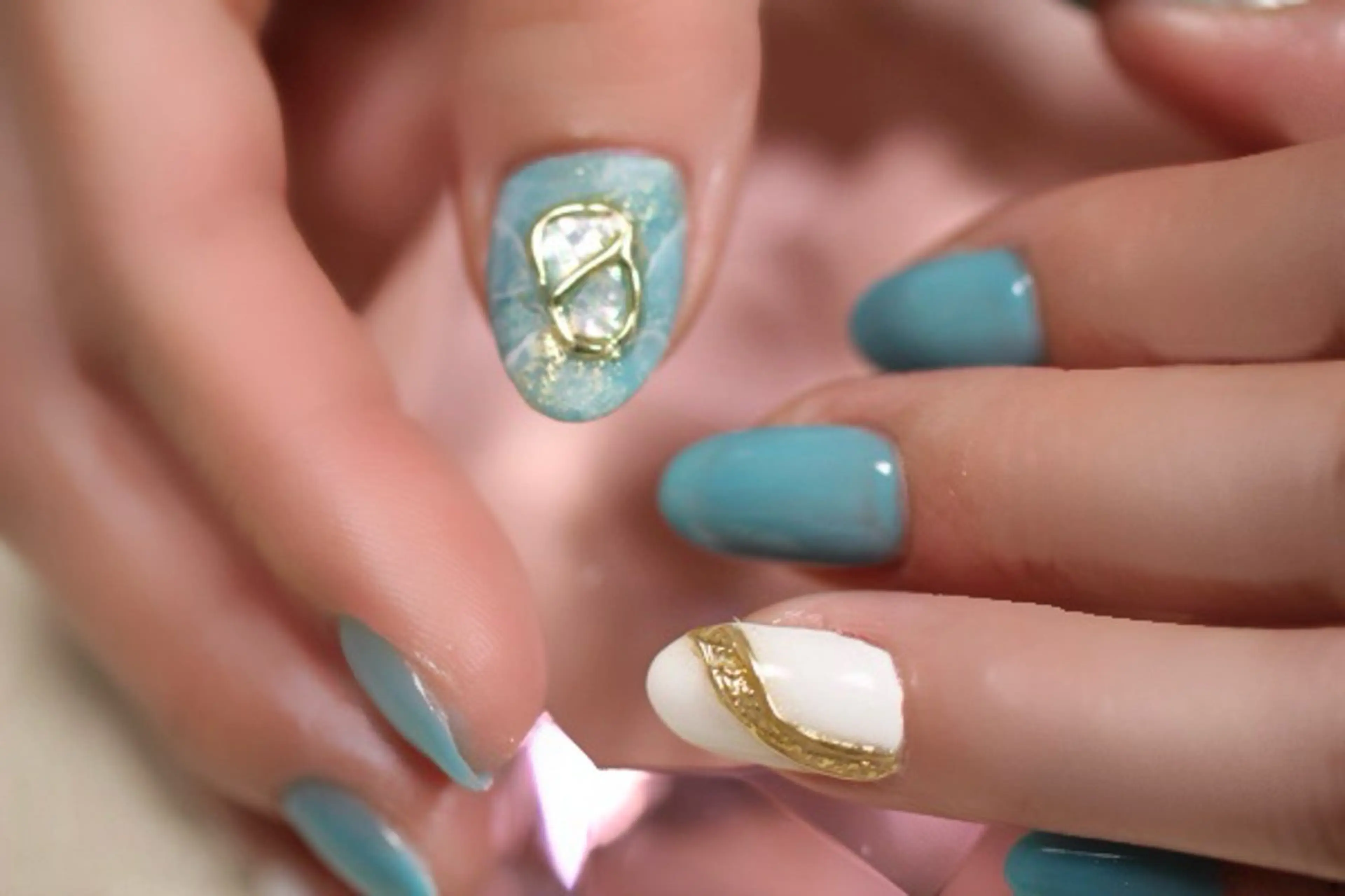 ネイル アートネイル ジェルネイル ストーンネイル ママリンド　志村坂上店所属・しみ えんのネイルデザイン