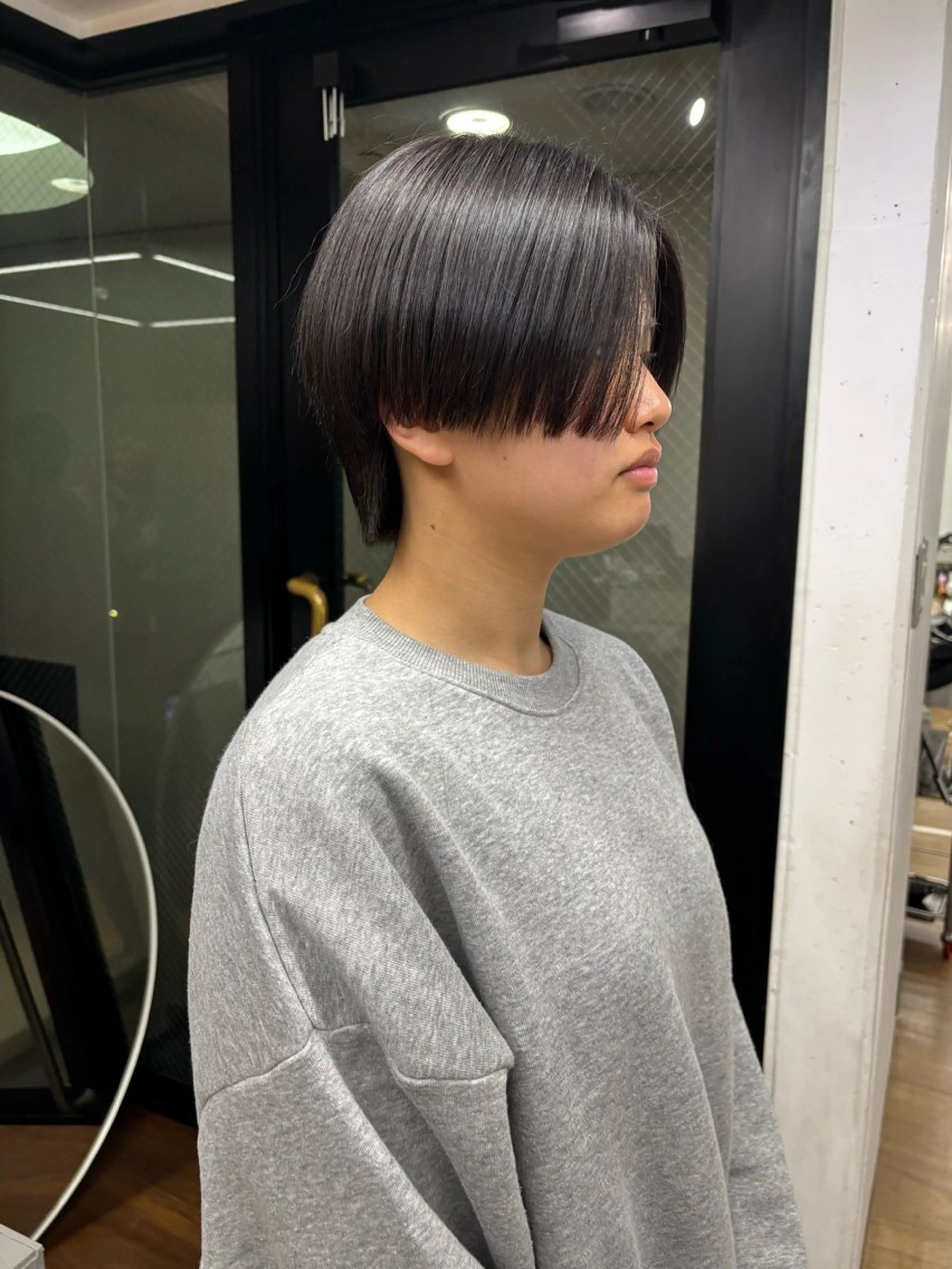 ショート ハンサムショート ショートヘア 柔らかストレートと ツヤカラー/和田陽向のヘアスタイル