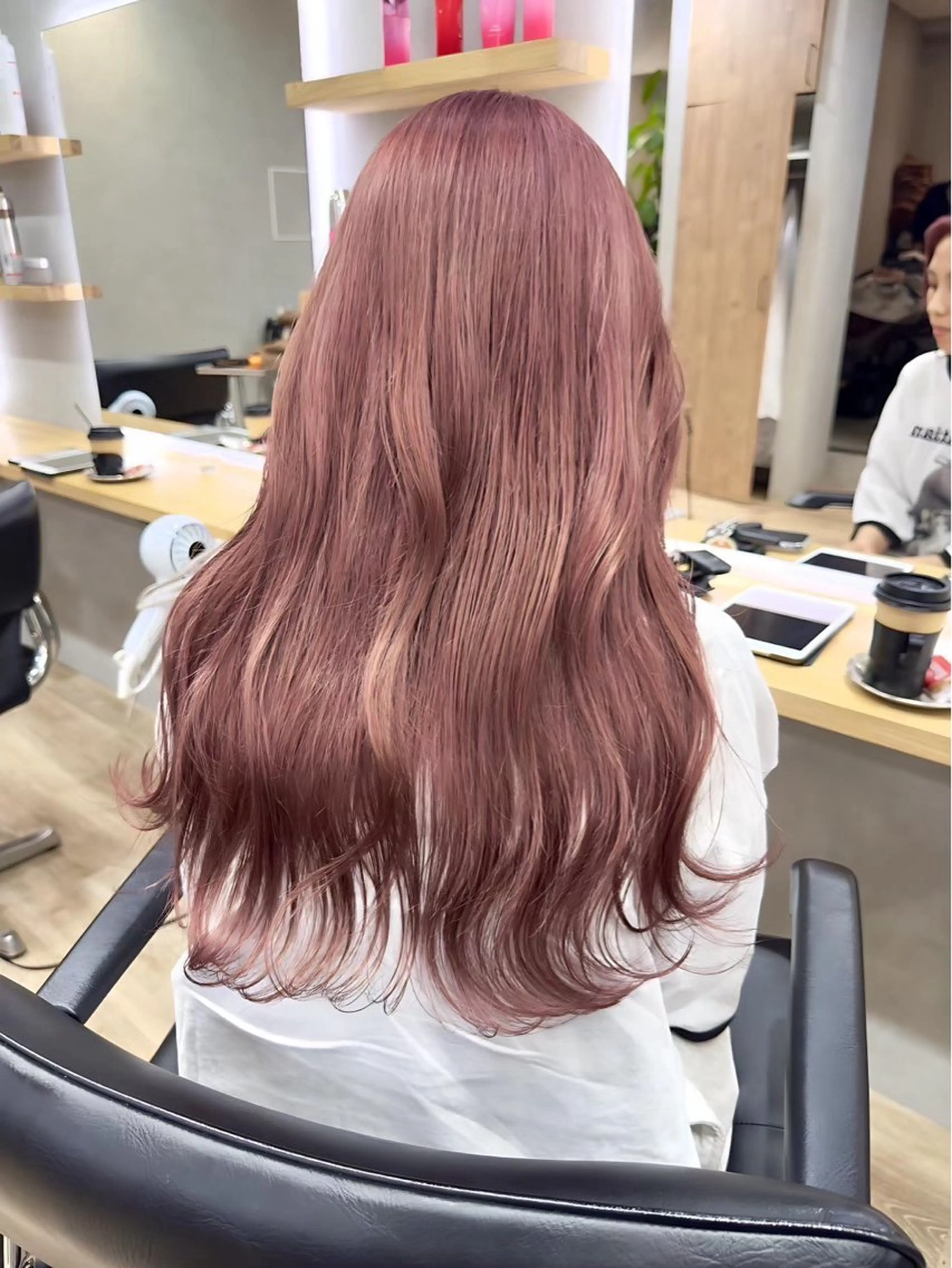 ロング NOAHL所属・yuna スパ/カラーのヘアスタイル