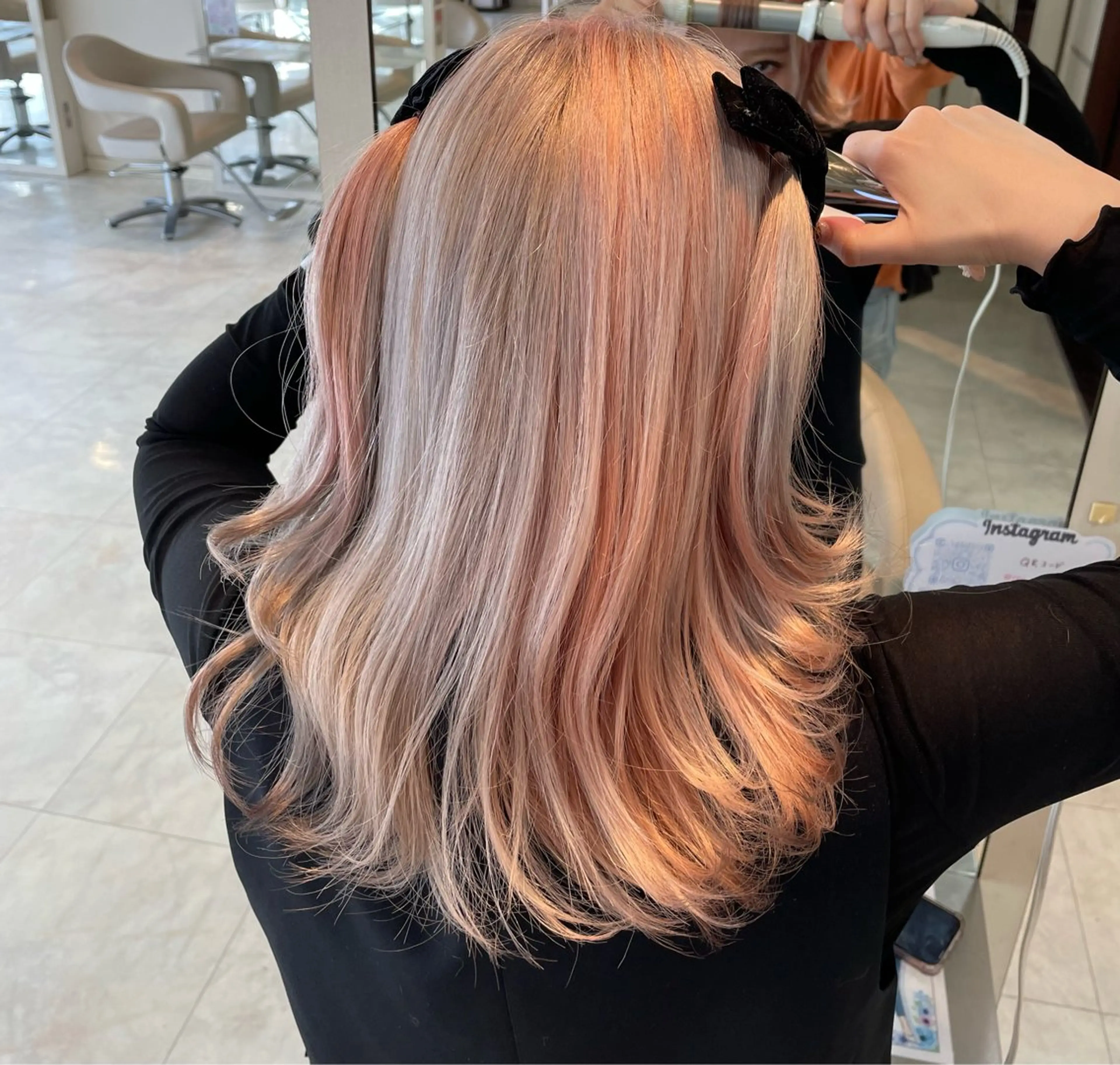 ミディアム カラー ブリーチ ツートーンカラー 小森 永のヘアスタイル