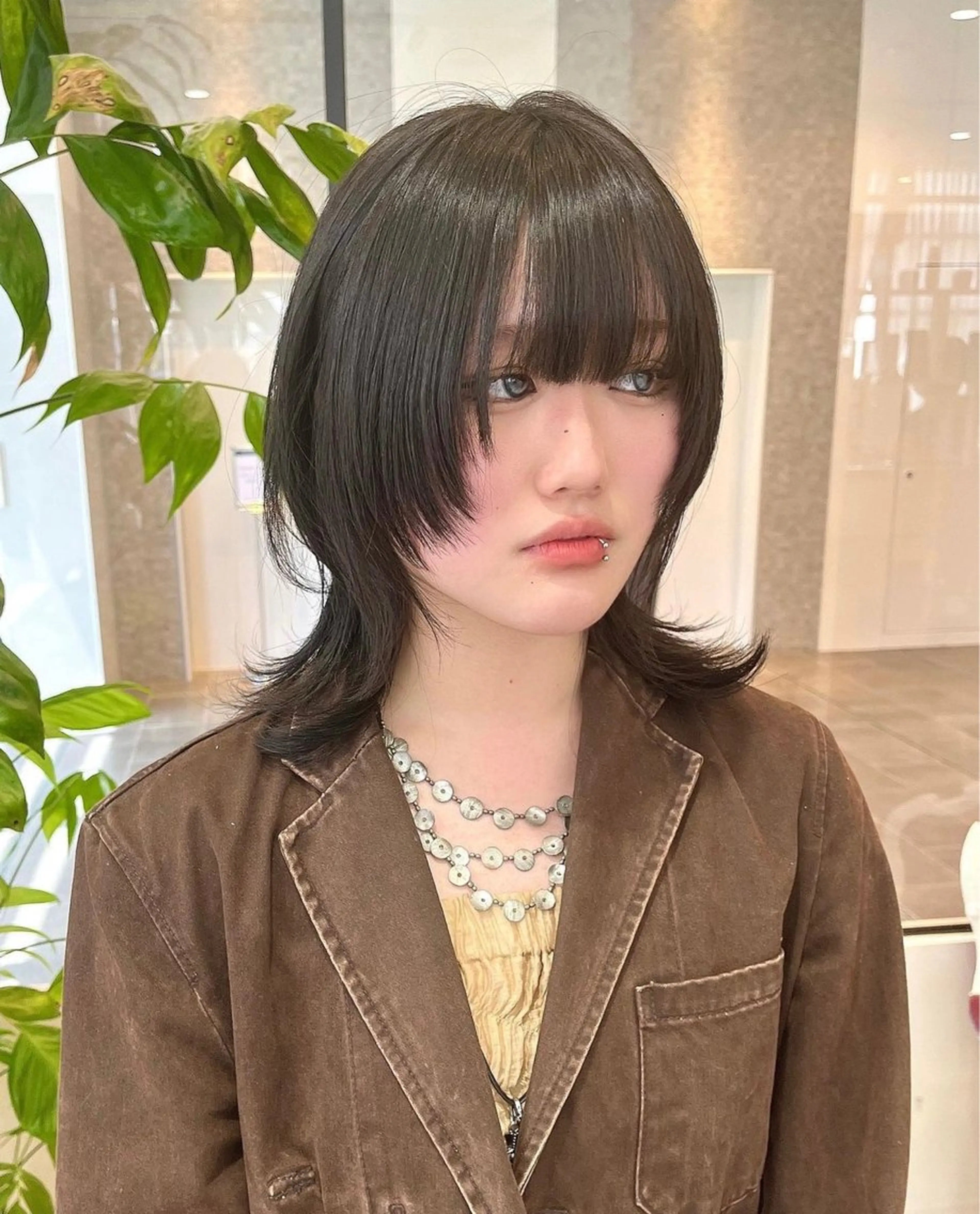 ミディアム ウルフカット 大阪ウルフカット 🐺デザインカラーのヘアスタイル