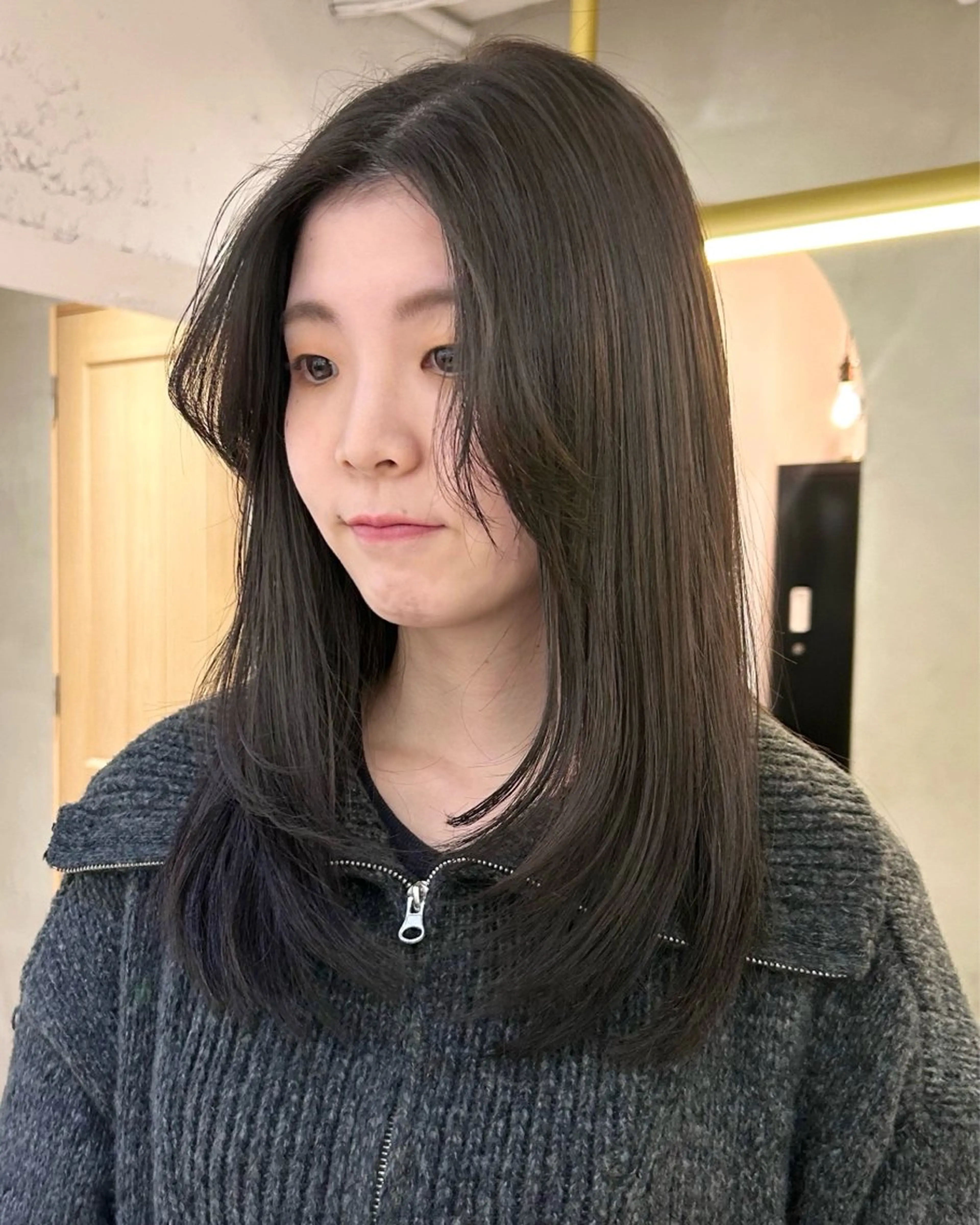 ロング カラー 透明感カラー イルミナカラー 顔まわりレイヤー レイヤーカット レイヤーカット/栄/ 顔周り/キトウモエノのヘアスタイル