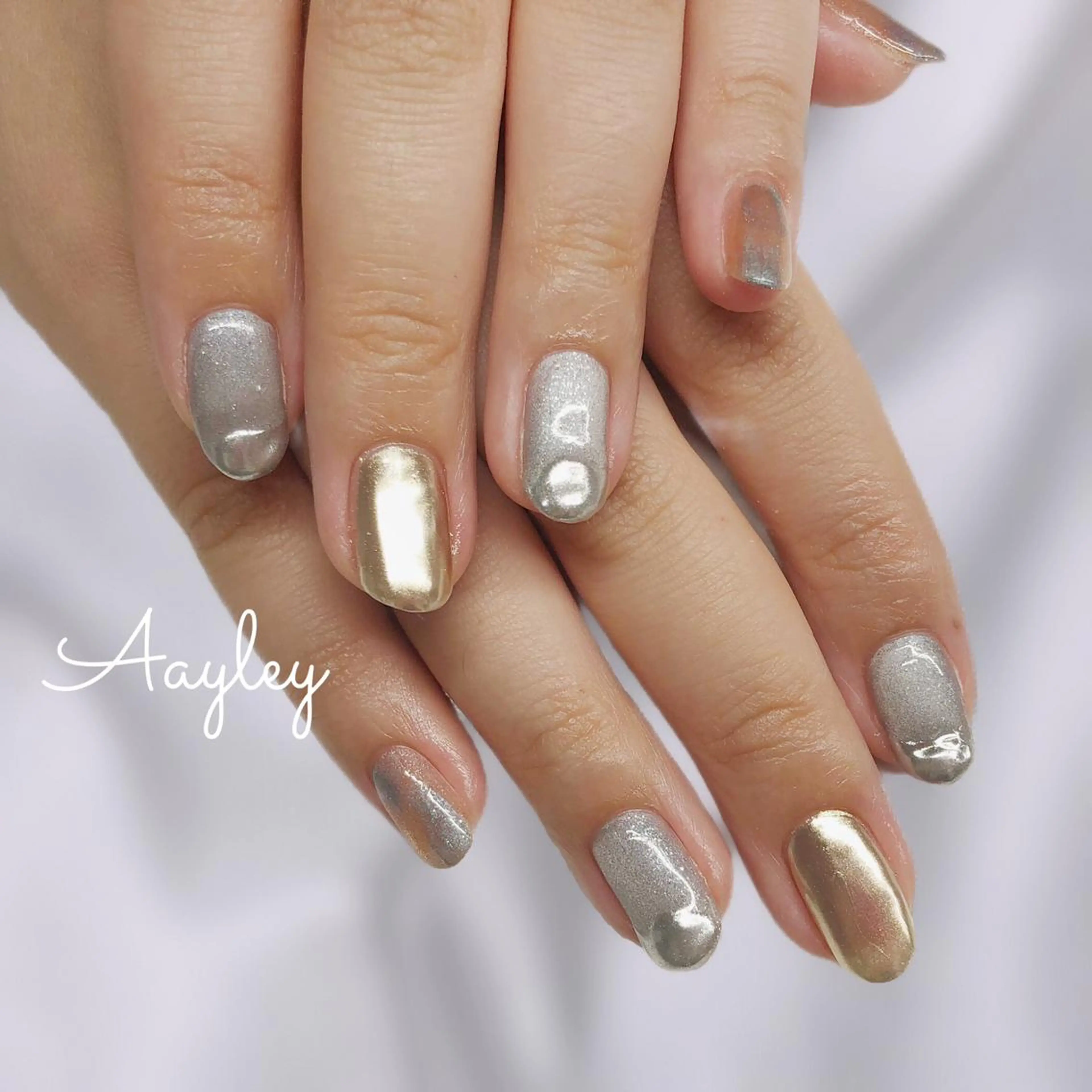 ミディアム カラー ネイル Aayley(アイリー)Salon所属・Aayley アイリ―サロンのネイルデザイン