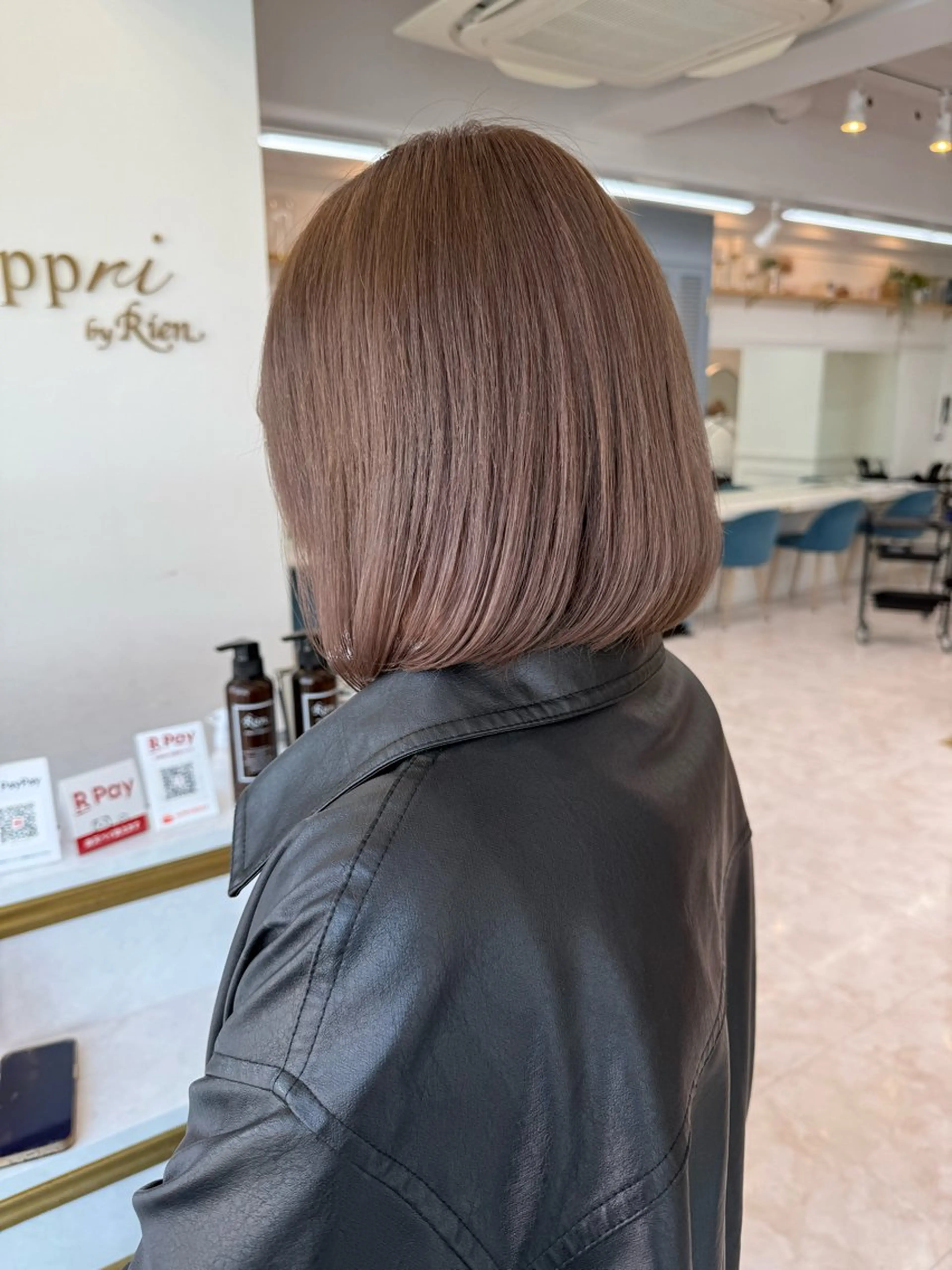 カラー 木村 咲花のヘアスタイル