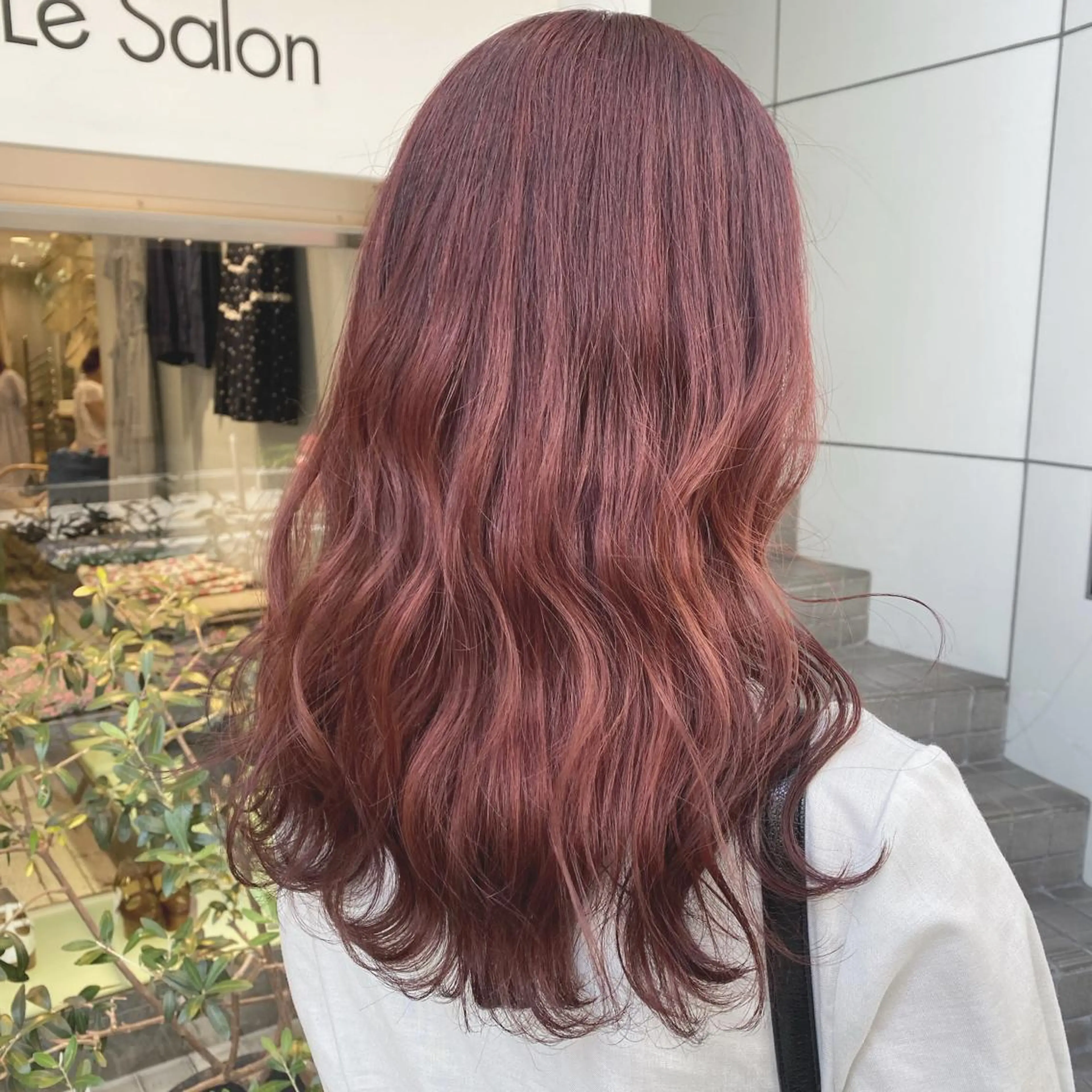 セミロング カラー ヘアアレンジ マツエク・マツパ ボルドーカラー ブラウンカラー カラーマツエク Noah's　Ark所属・透明感カラー🫧ヘア セット🫧松本菜月の眉毛・アイブロウイメージ
