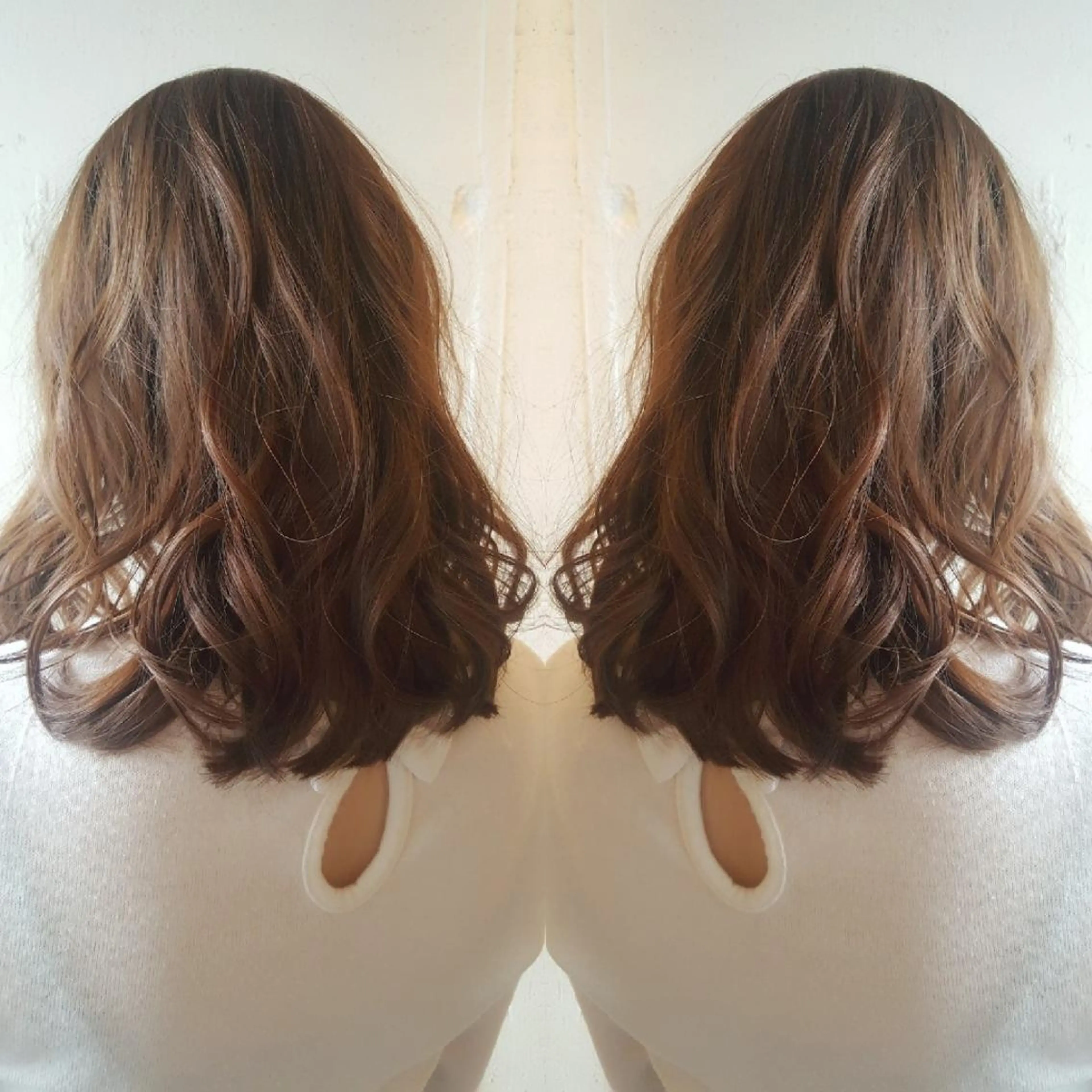 ミディアム アッシュ あらき ちさとのヘアスタイル