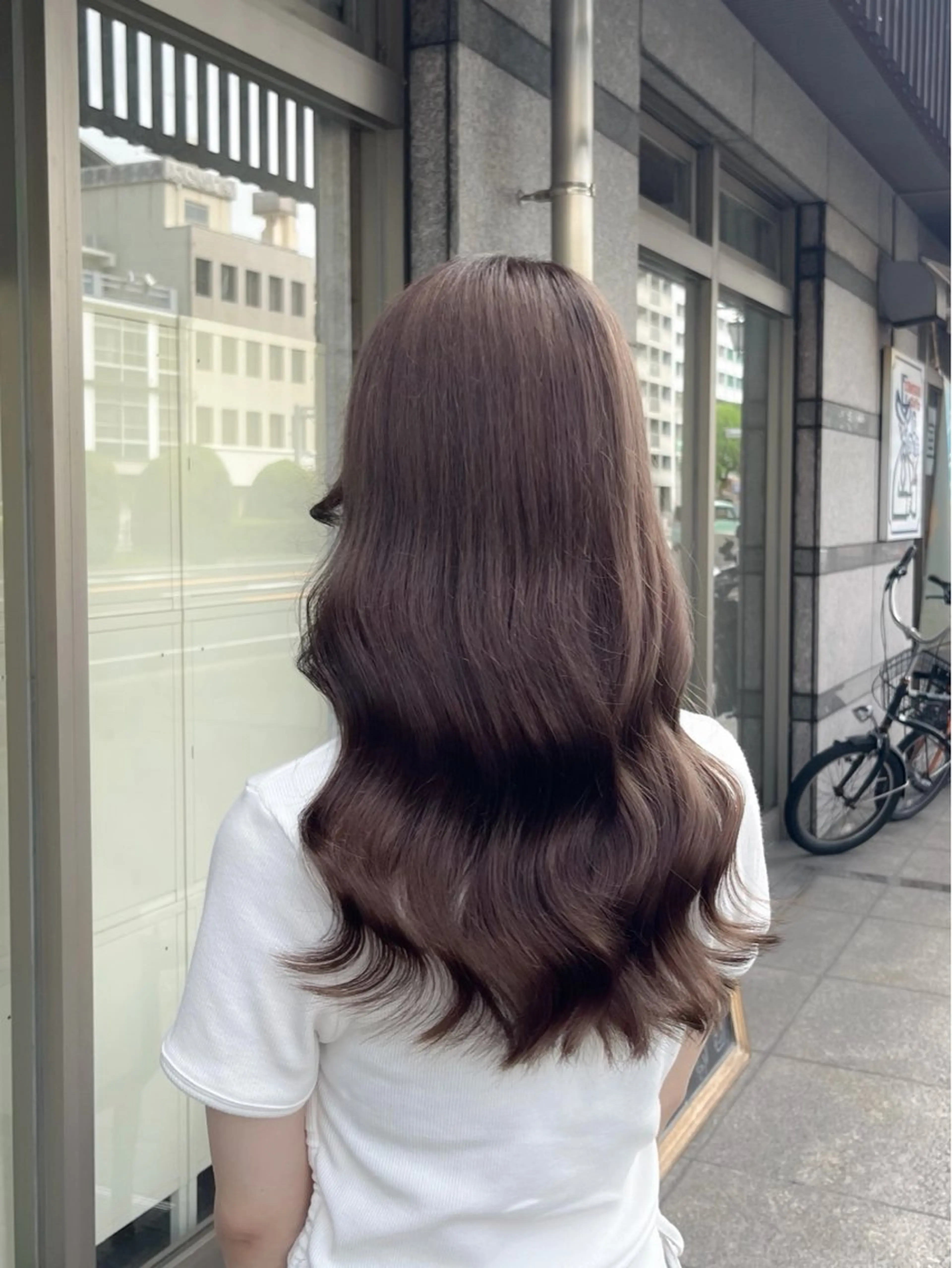 ロング カラー ベージュカラー ブリーチ オリーブベージュ カット ヘアカラー トリートメント 村田梨乃/ minim hairのヘアスタイル