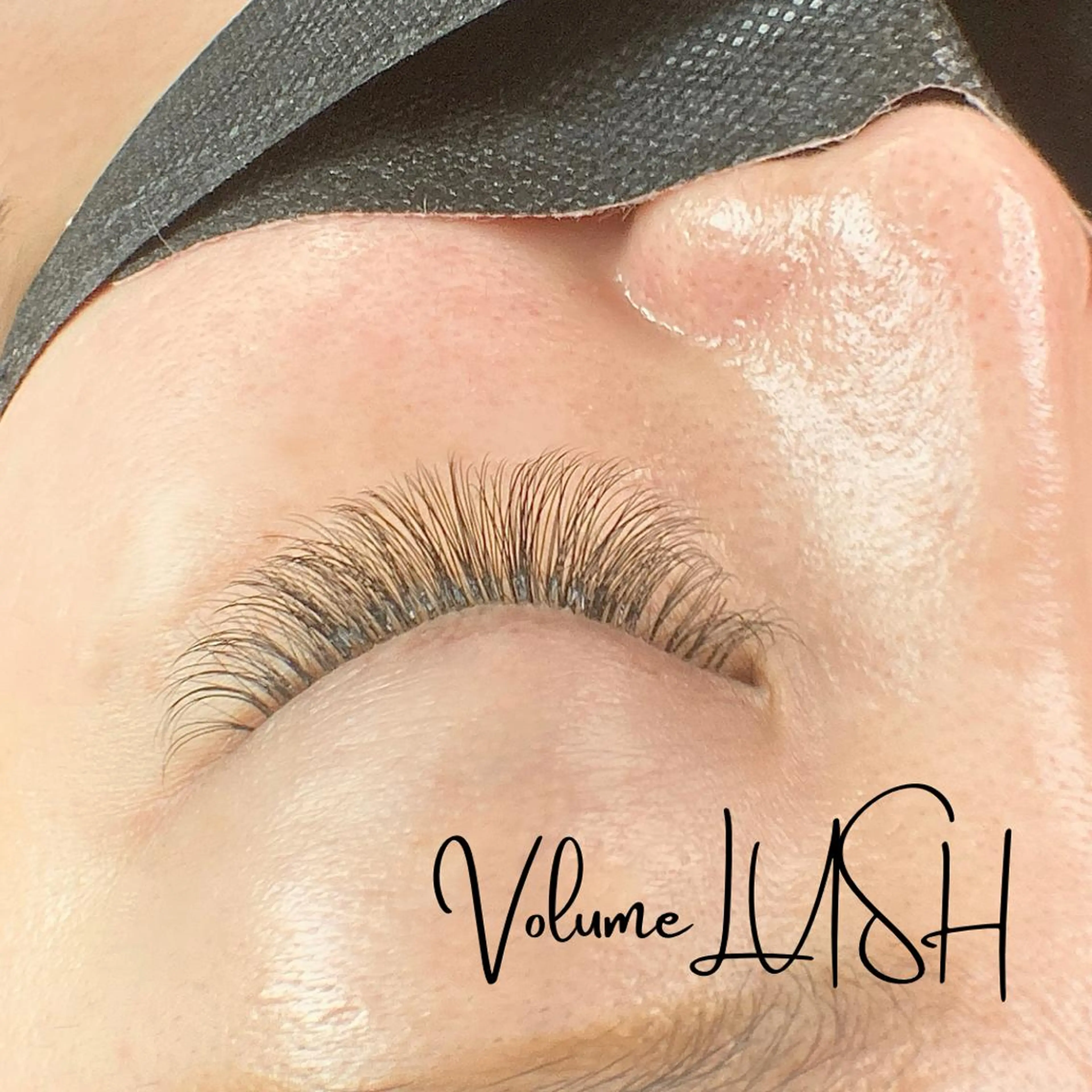 マツエク・マツパ ボリュームラッシュ サン美容室所属・サン美容室 ♡の眉毛・アイブロウイメージ