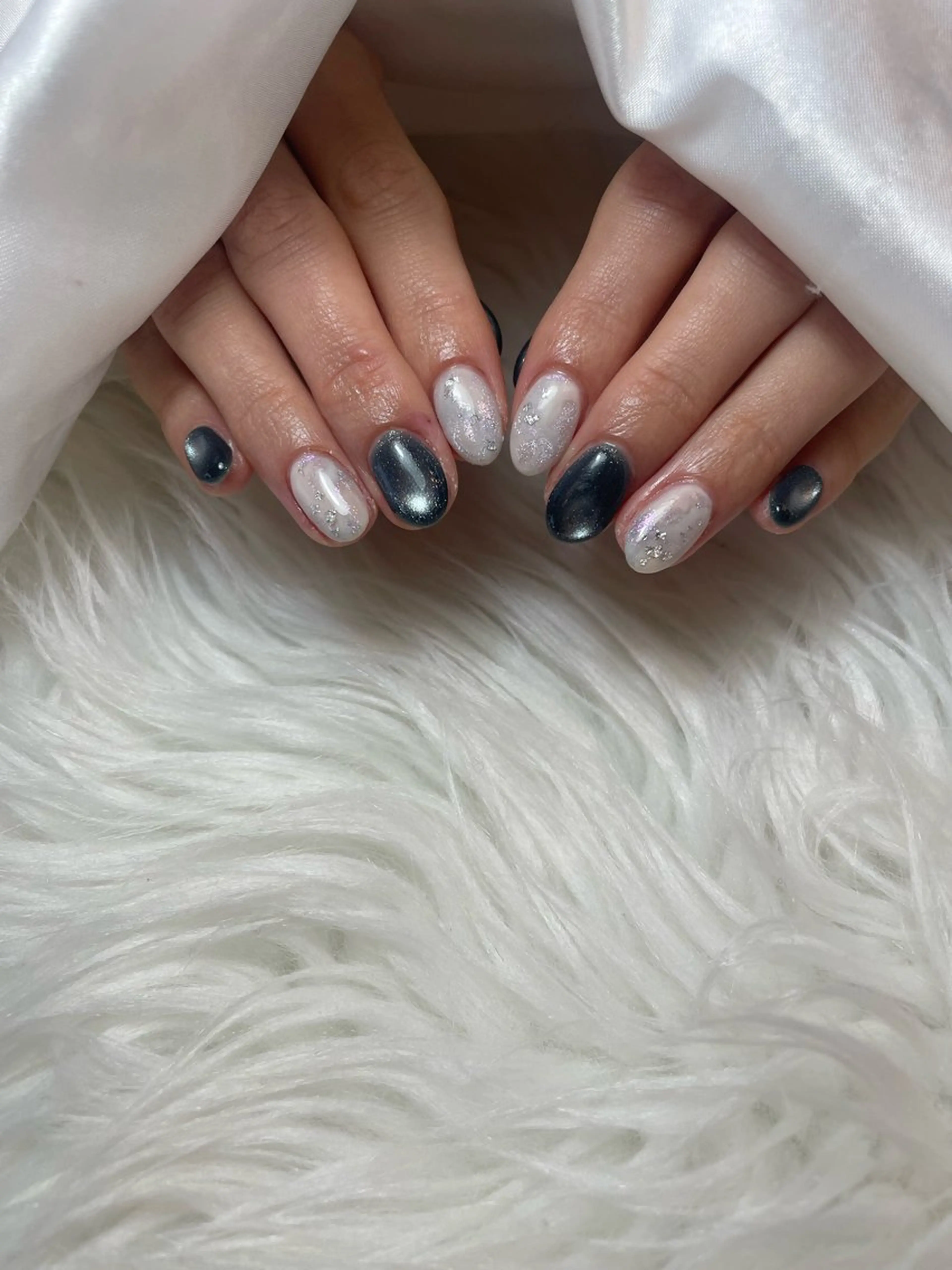 ネイル ブルー キラキラネイル 韓国ネイル マグネットネイル シンプルネイル ハンドネイル timtam --sakiのネイルデザイン