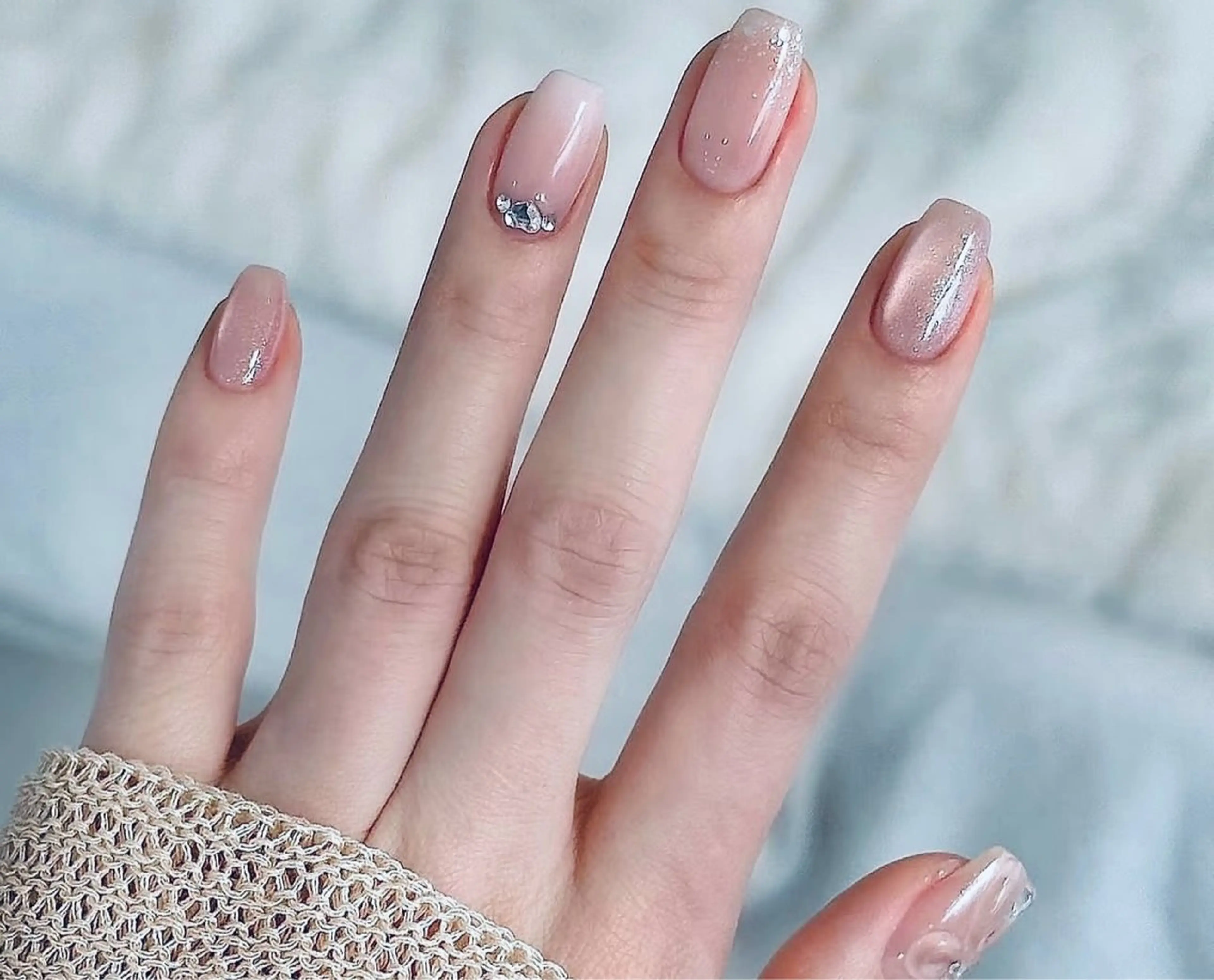 ネイル キラキラネイル マグネットネイル オフィスネイル シンプルネイル ハンドネイル ハンドケア DarkHoney 池袋店のネイルデザイン