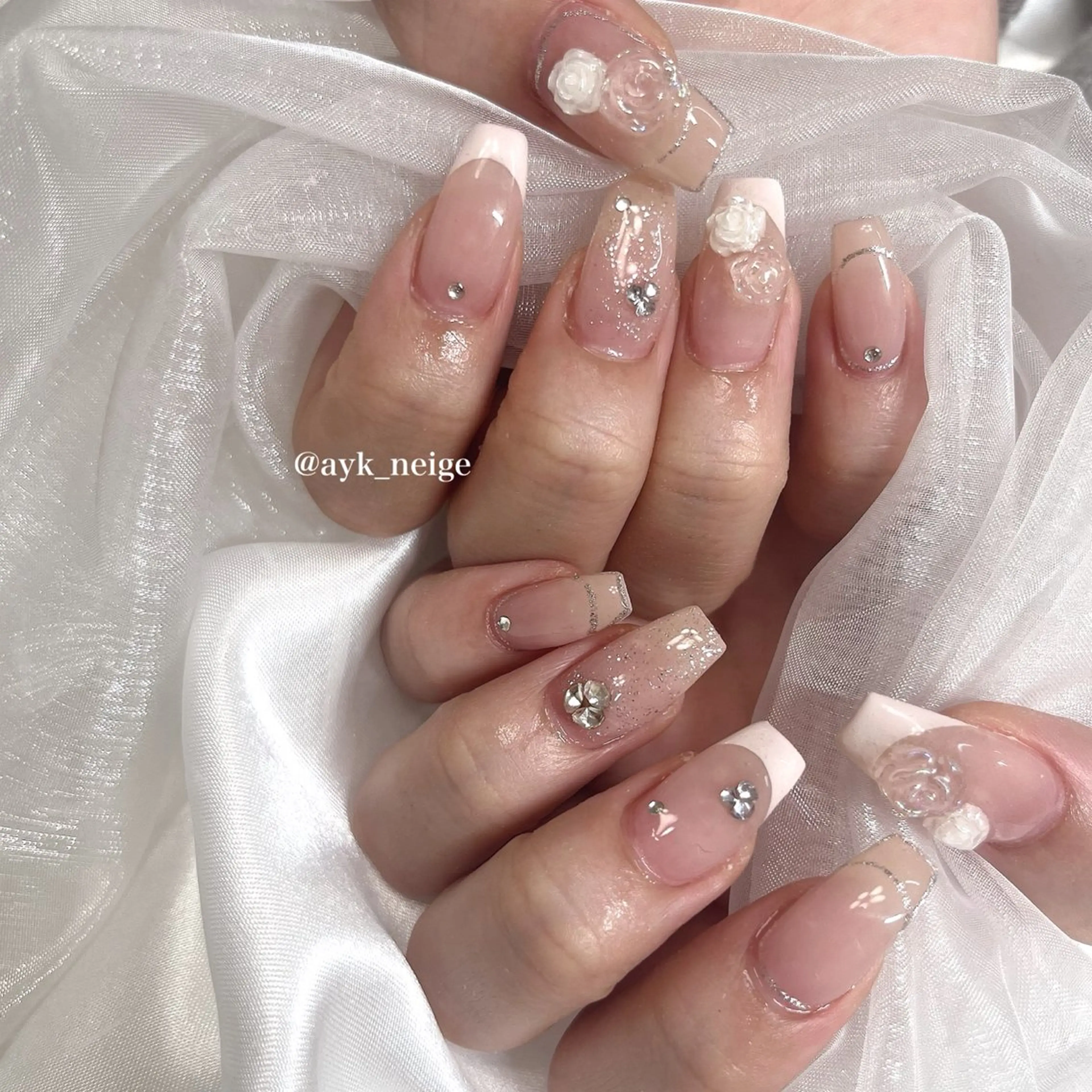 ネイル フットネイル キラキラネイル 韓国ネイル リボン シンプルネイル n'eige nail所属・大谷 綾香のネイルデザイン