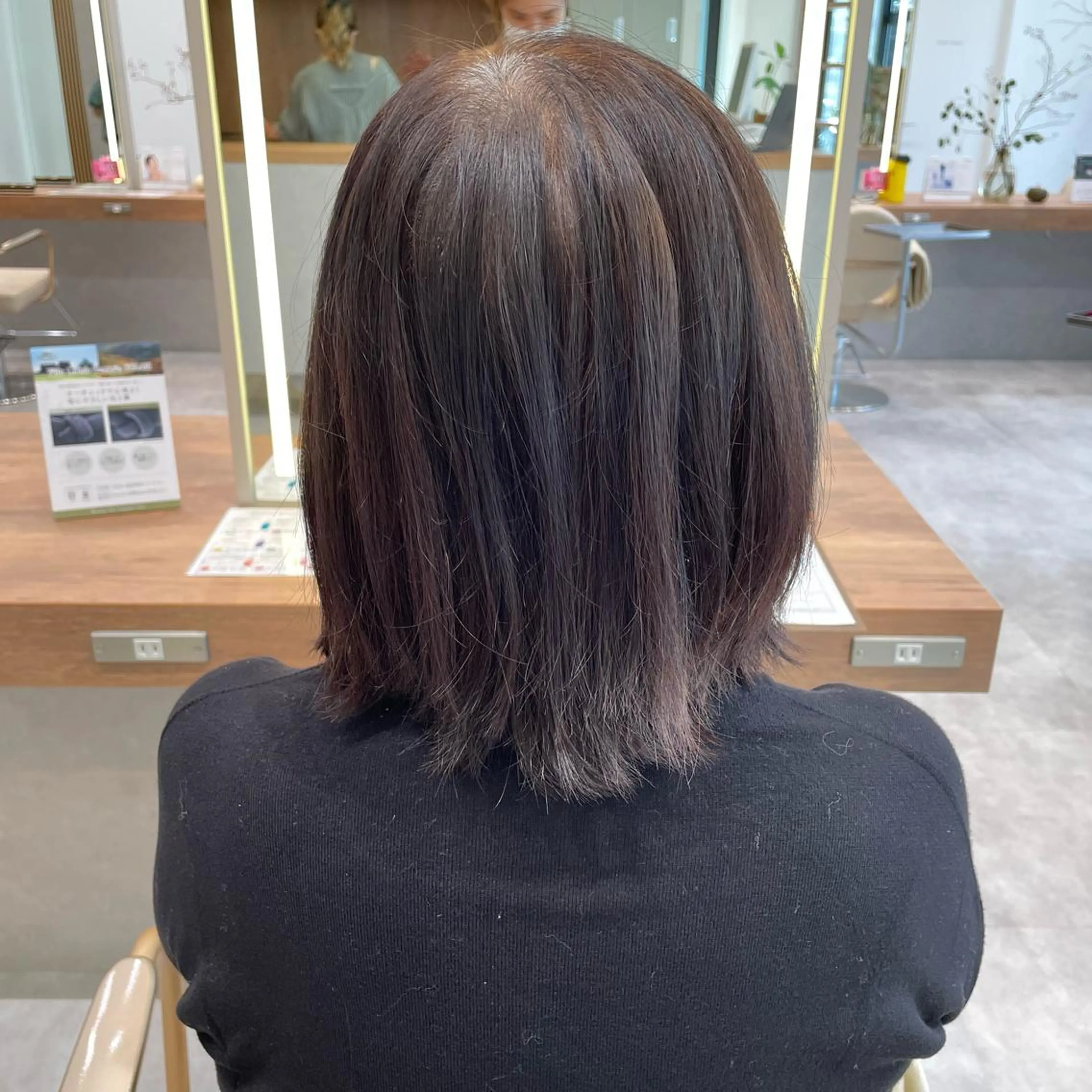 ショート カラー 井上 佳奈のヘアスタイル