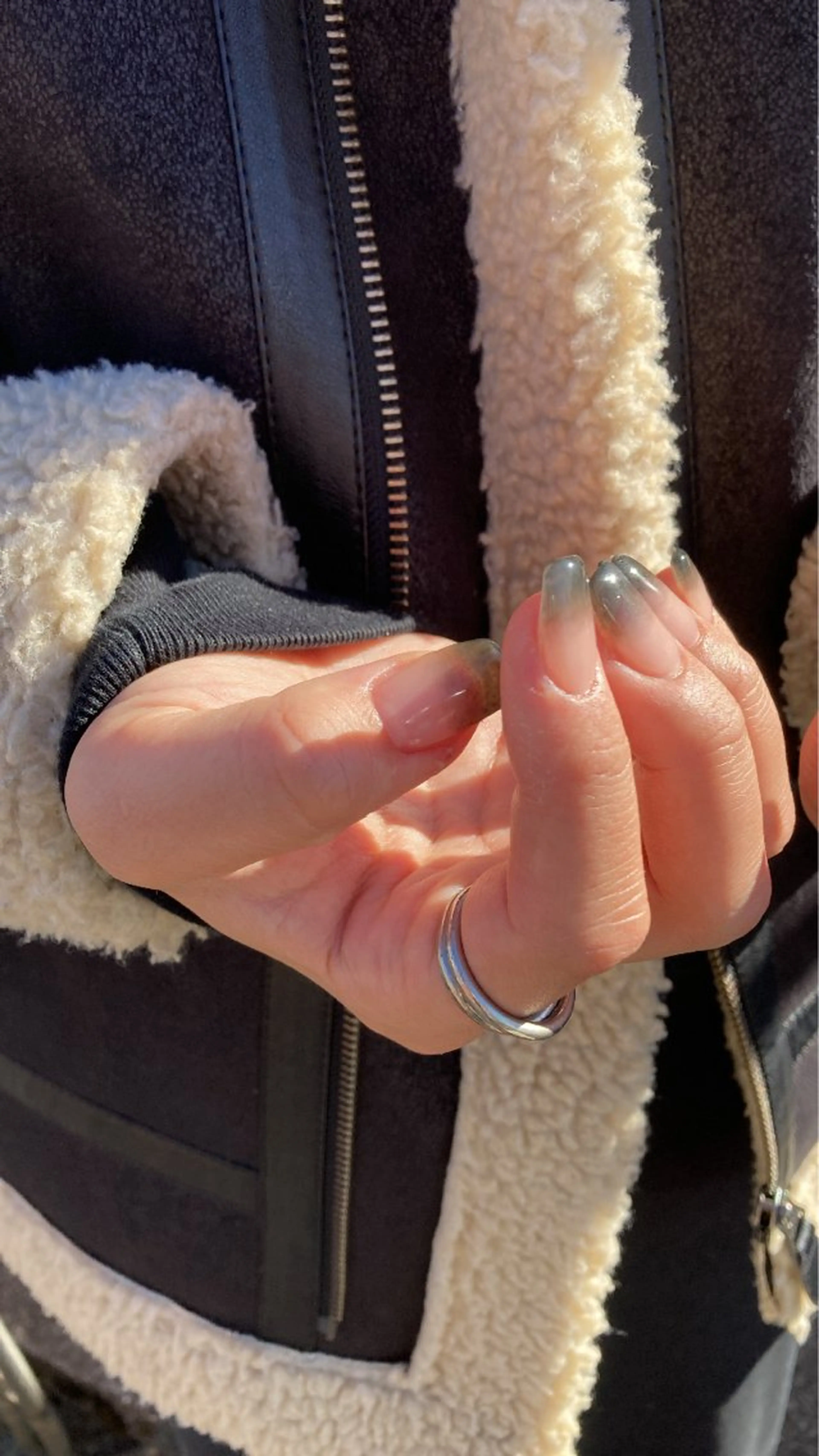 ネイル nailsalon　hue所属・小山 羽奈のネイルデザイン