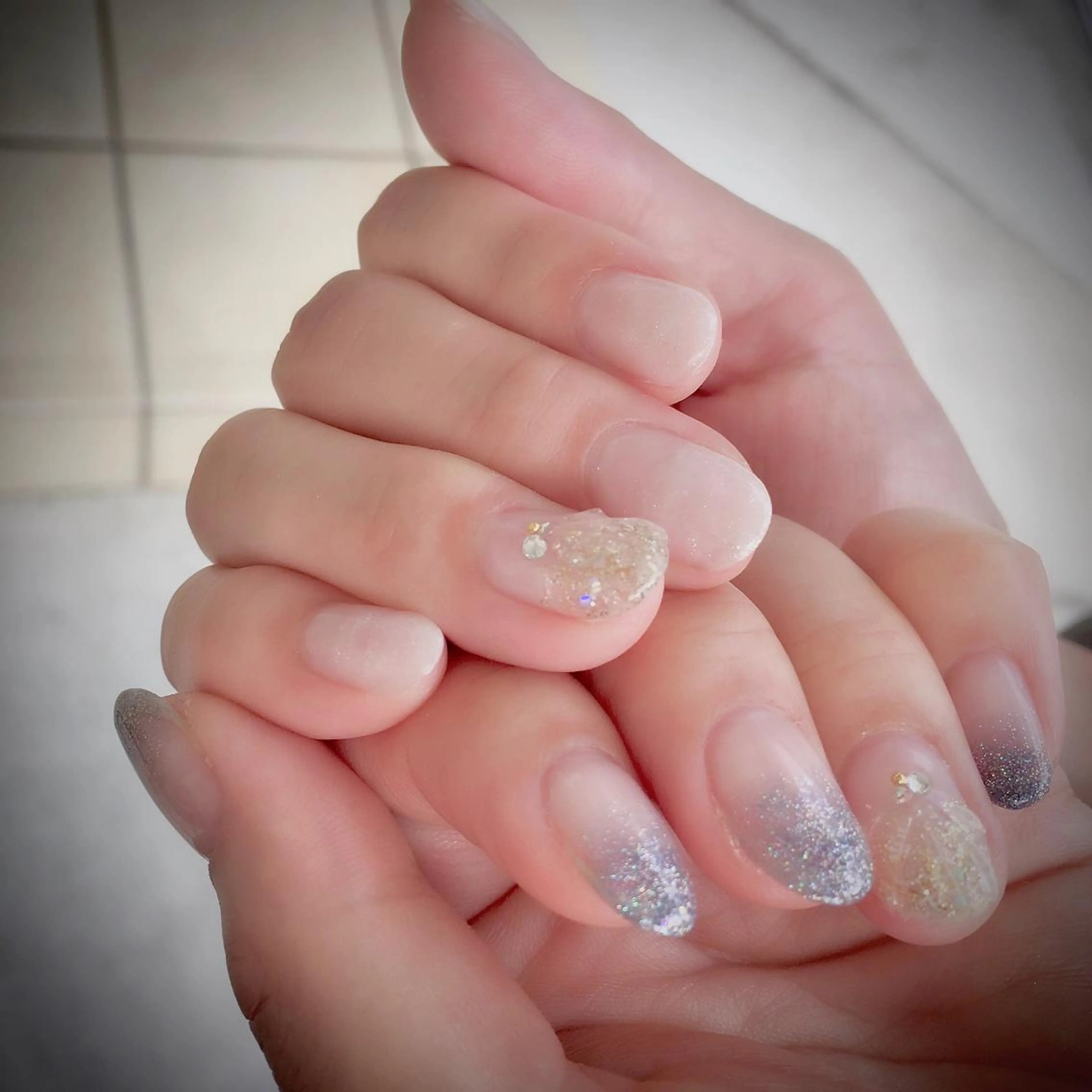 ネイル アートネイル ブルー グラデーション ラメ(グリッター) ラメグラデーション Laki nail所属・Laki nail MAYUのネイルデザイン