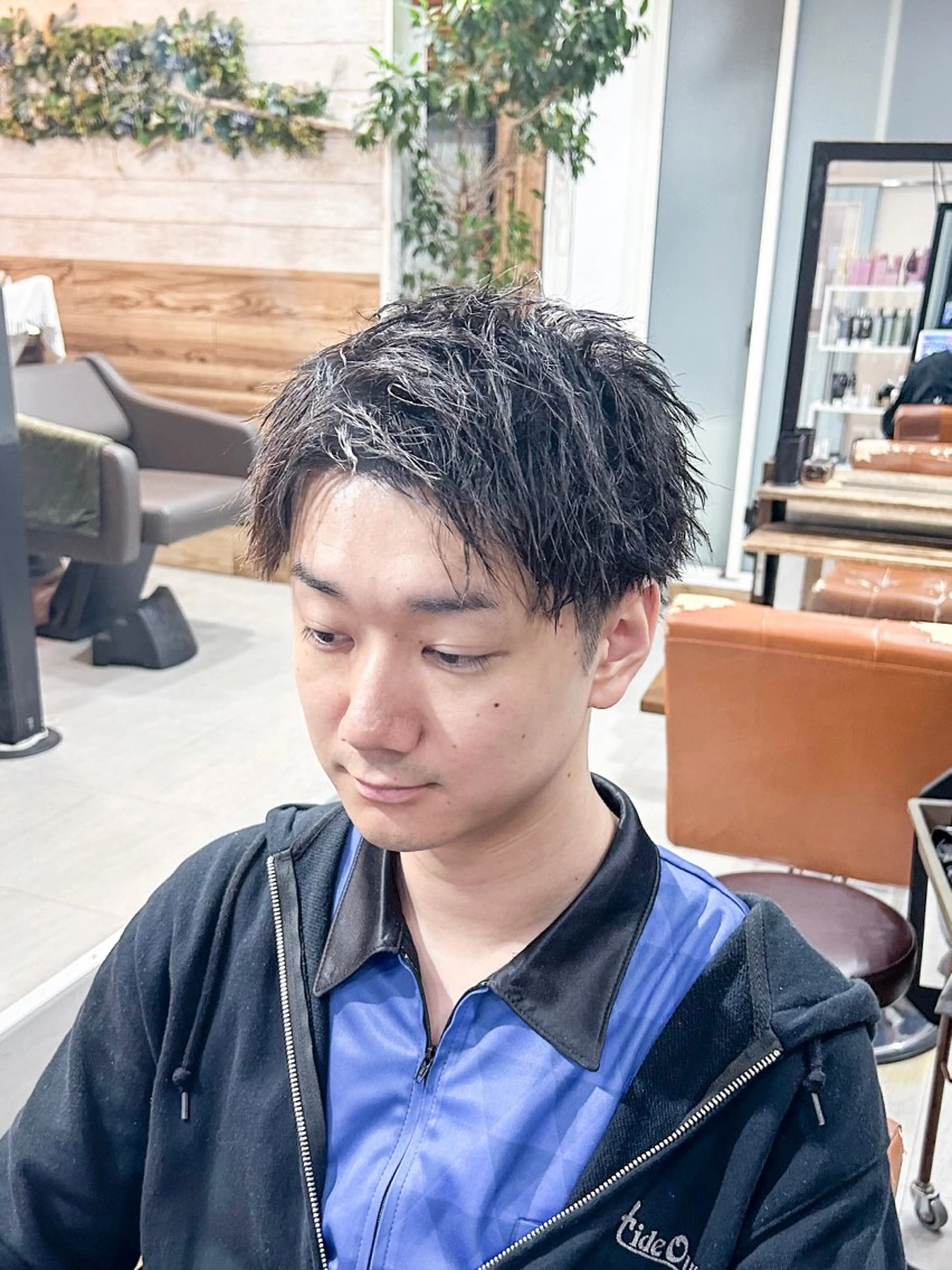 ショート パーマ メンズ アップバング メンズパーマ メンズツイストパーマ ショートヘア ツイストパーマ カット パーマ かんばら りょーいのヘアスタイル