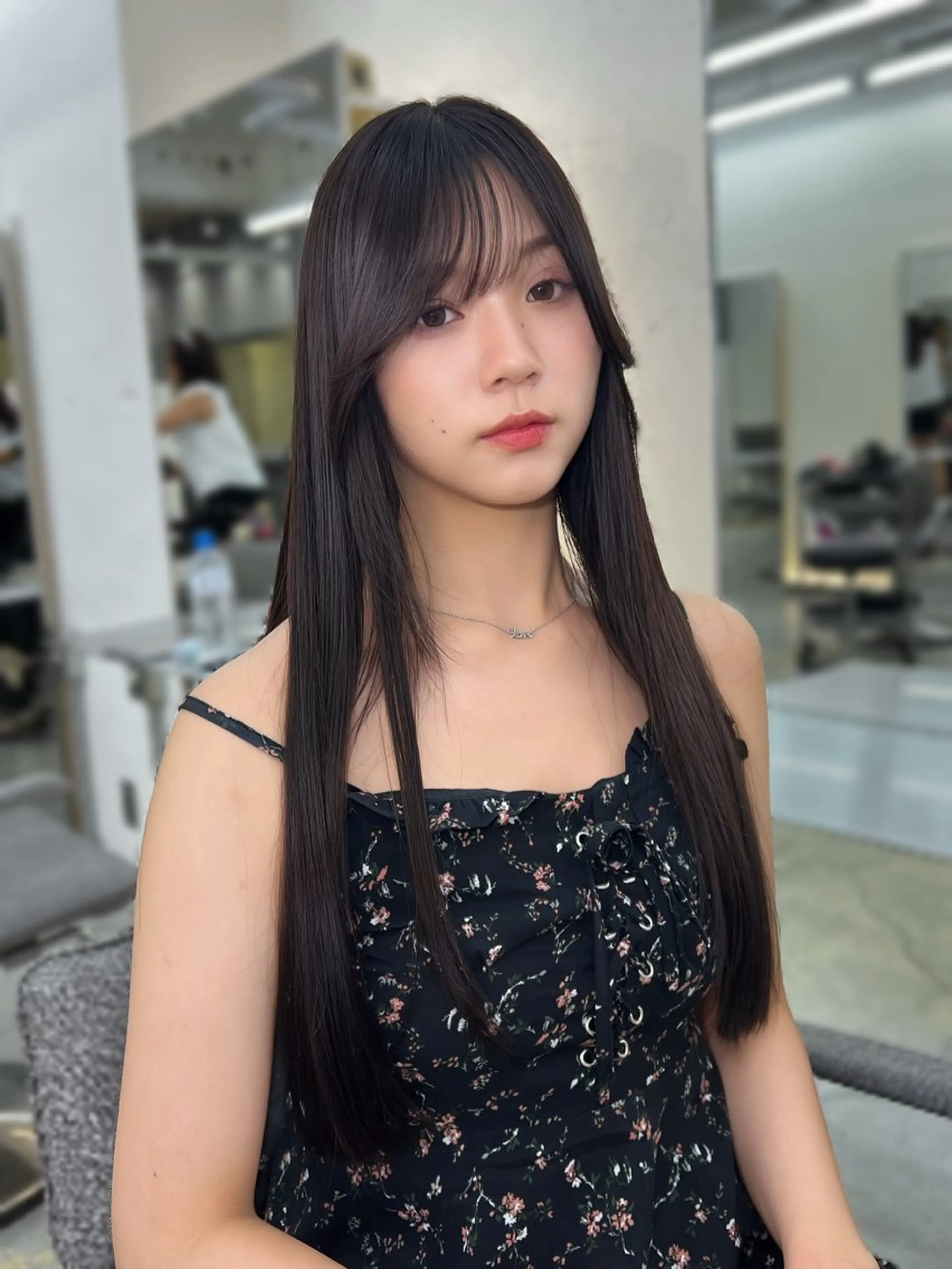 ロング カラー ロングレイヤー レイヤーカット ロング カット ヘアカラー トリートメント ヘッドスパ ヘアセット 柔らかブラウン/顔周 りレイヤー♡ユウシのヘアスタイル