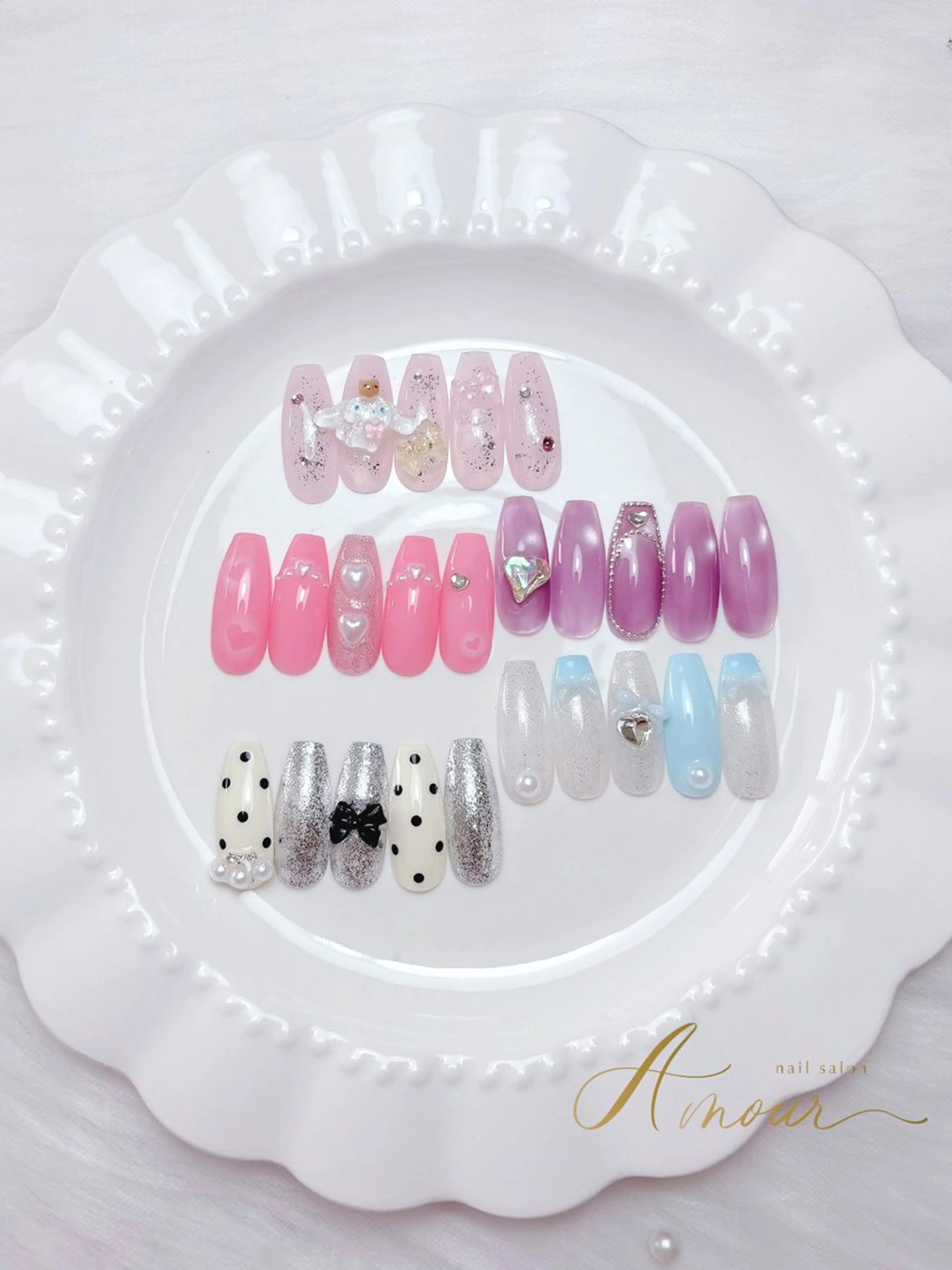 ネイル キラキラネイル ハンドネイル Amour 🎀のネイルデザイン