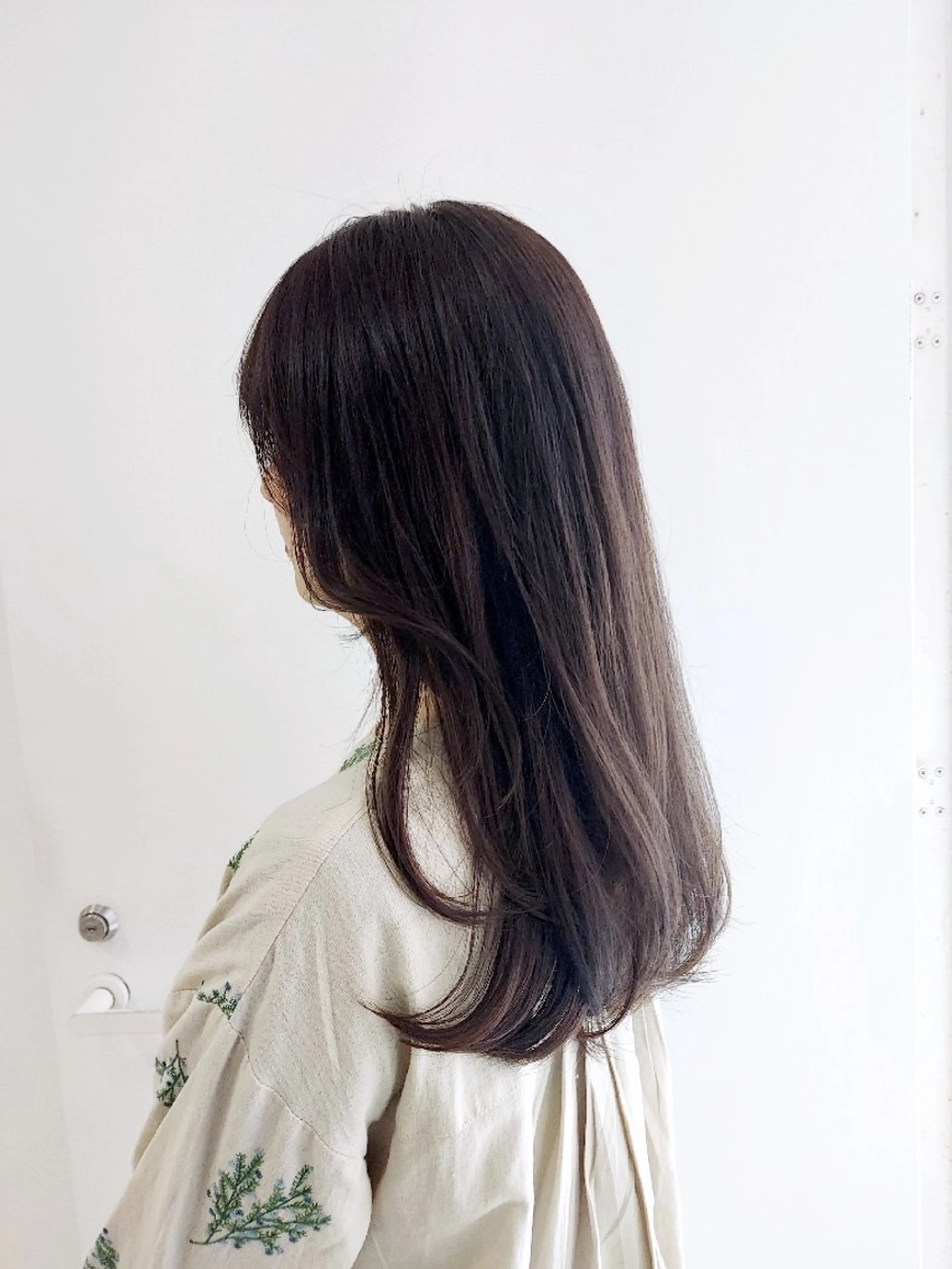 ロング カラー ベージュカラー 樋口 千尋のヘアスタイル